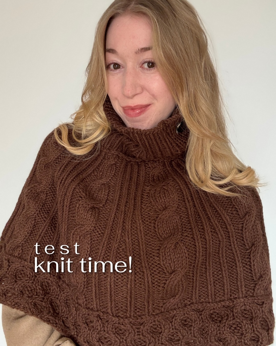 💖 TEST KNIT TIME ✨ the call for the Honey & Salt Capelette is officially open, and I’m hoping to find a small group of testers for this one since it’s an accessory, so less involved size-wise!
Designed as a comfortable layering piece, the Honey & Salt Capelette plays with Aran-inspired textured cables and simple lines. It is knit bottom-up in the round and is shaped with simple decreases to form a comfortable fit across the shoulders. It can then be finished with three different necklines. With a combination of simple and more advanced techniques, this an adventurous little knit for that aran-weight yarn you’ve got laying around! 😍
✨ Here’s what you need to know:
🗓️ Test knit runs: February 7th – 28th
🧶 Skill level: Confident beginners welcome (pattern includes tutorials, tips and charts/diagrams to follow!)
🪩 Pattern details:
– Sizes 1 (2) 3
Circumference at cast on: approx. 140 (160) 175 cm
Circumference at shoulders: approx. 80 (90) 100 cm
– 3 neckline options (wide boat neck, double-folded rib, high buttoned collar) – mock-ups shown in tester questionnaire
– Aran-weight yarn on 8mm / US 11 needles
Drops Alaska (100% wool; 50 g skein = approx 70 m); 8 (9) 10 skeins needed or any aran-weight yarn 🧶
I’m looking for knitters of different backgrounds, experience levels and fit preferences to get varied feedback and make this pattern the best it can be! 🥰
If this is a piece you’d love to test — link in bio and my stories to apply 🤎
#testknit #aranknitting #cableknit #knittedaccessories