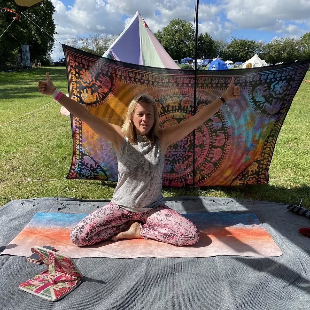 What an amazing summer we've just had! A happy snap from one of my daily Himalayan Heart Opening Yoga classes at Green Earth Awakening in the UK.