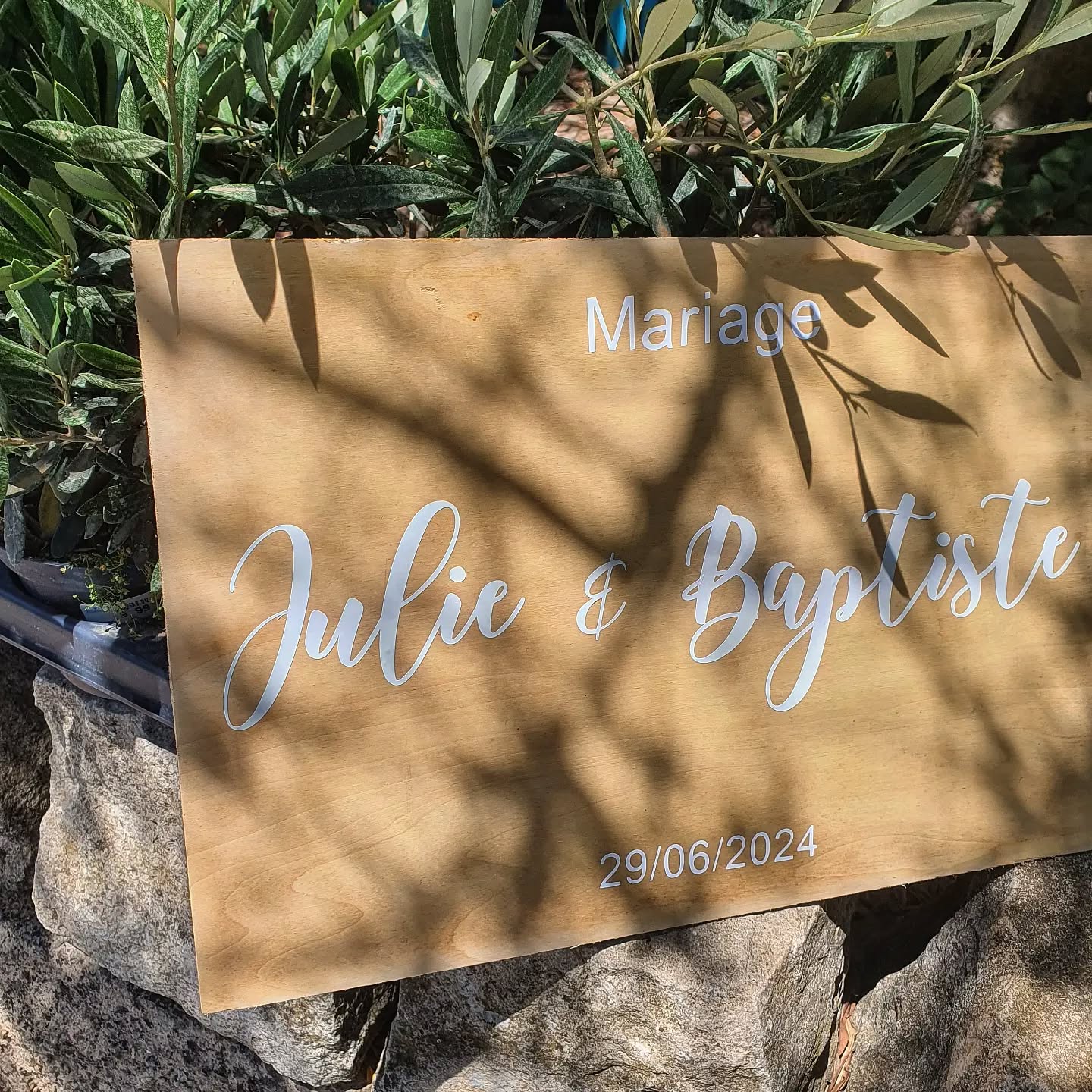 Vos petites pancartes personnalisées en un clic, idéales pour accueillir vos invités, leur indiquer le chemin ou toute autre information. 🤟
🛠 CARACTÉRISTIQUES : Pancartes format A4, stickers blancs ou noirs, typographie au choix.
🛍 👉 INFORMATIONS et RESERVATION sur notre site internet, N'hésitez pas à y faire un tour.
#LocationdedécorationdemariageMarseille#LocationdecorationdemariageMarseille#LocationdedécorationdemariageAixenprovence#Locationdecorationdemariageaixenprovence#Locationdedécorationdemariagepourrieres#Locationdecorationdemariagepourrieres#Locationdedécorationdemariagetrets#Locationdecorationdemariagetrets#Locationdedécorationdemariagerousset#Locationdecorationdemariagerousset#Locationdedécorationdemariagesaintmaximin#Locationdecorationdemariagesaintmaximin#Locationdedécorationdemariagevar#Locationdecorationdemariagevar#LocationdedécorationdemariageBouchesduRhone#LocationdecorationdemariageBouchesdurhône#Locationdedécorationdemariagepourcieux#Locationdecorationdemariagepourcieux#Locationdedécorationdemariageaubagne#Locationdecorationdemariageaubagne