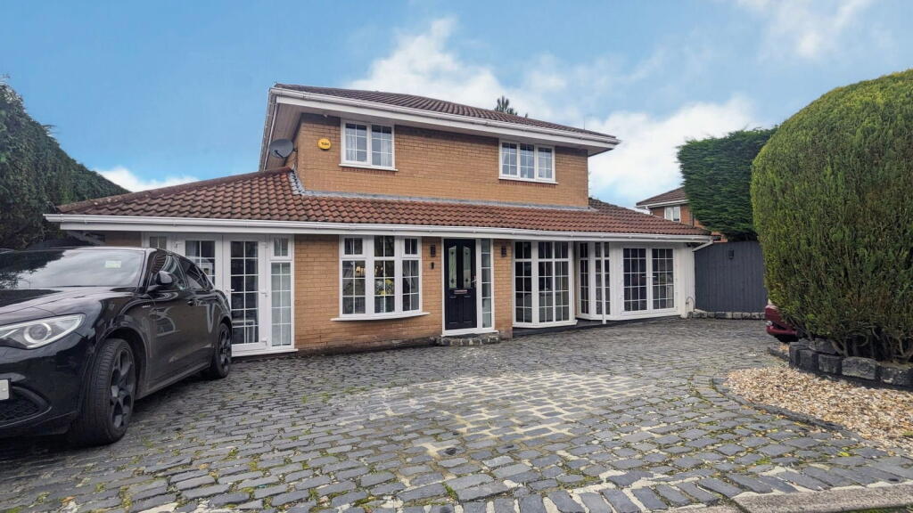 ✨ Featured Property For Sale ✨
📍 Mountwood, Skelmersdale, WN8 6PS
🏠 5 Bedroom, Detached. Offers in Region of £300,000
Exceptional spacious five bedroom detached family home available for sale in the highly sought after residential estate of Mountwood situated in Ashurst, Skelmersdale.
◾ Desirable Ashurst Location
◾ Detached Modern Family Home
◾ Open Plan Kitchen & Dining Area
◾ Two Reception Rooms
◾ Five Bedrooms
◾ Two En-Suite Bathrooms
◾ Spacious Driveway
◾ Enclosed Rear Garden
◾ Freehold Tenure
◾ Viewings Highly Recommended!
For more information please visit our website or contact us via:
📍 | Skelmersdale Office
📞 | 01695 355110
🌎 | www.neilrobinson.co.uk