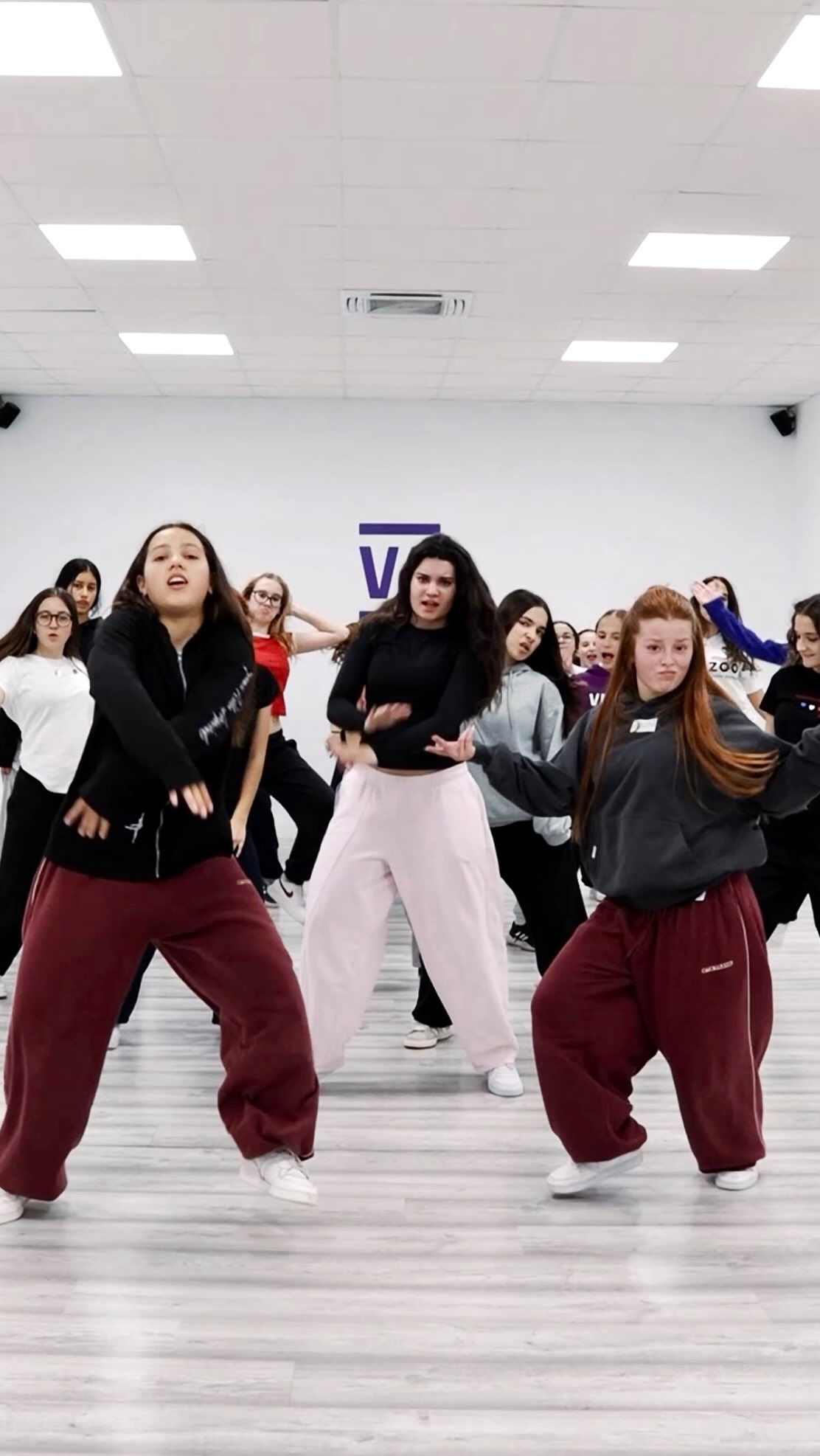 Wild vibes! 🤟🏻
🖥️ vivrastudio.com
📲 644 879 386
#vivra #academiadebaile #urban #urbano #urbandance