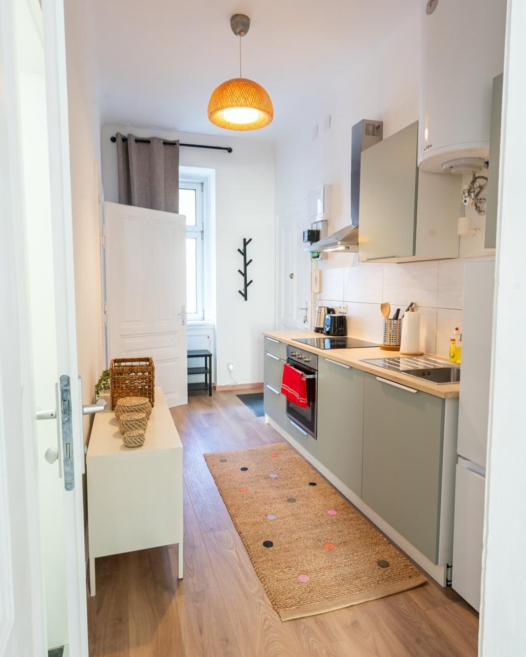 Your home away from home.
© @michaelsabothafotografie
#wien #vienna #travelvienna #citytrip #viennatouristboard #apartment #apartmentdecor #prater #praterwien #viennanow #viennaaustria #viennagram #riesenrad #riesenradwien #explorevienna #whattodoinvienna