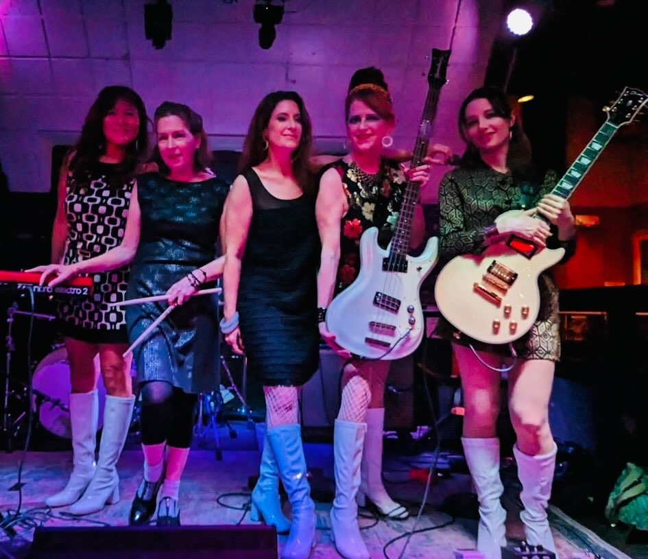 #tonight I’m on #bass with the lovely #ladies of @theminksband all #girl #kinks #tribute! Join us @makeoutroomsf alongside @tectonicssf - early show starts at 7pm! #tribute #bands #rocknroll #lowendlove #danelectro #sanfrancisco #sf #makeoutroom #thekinks #music