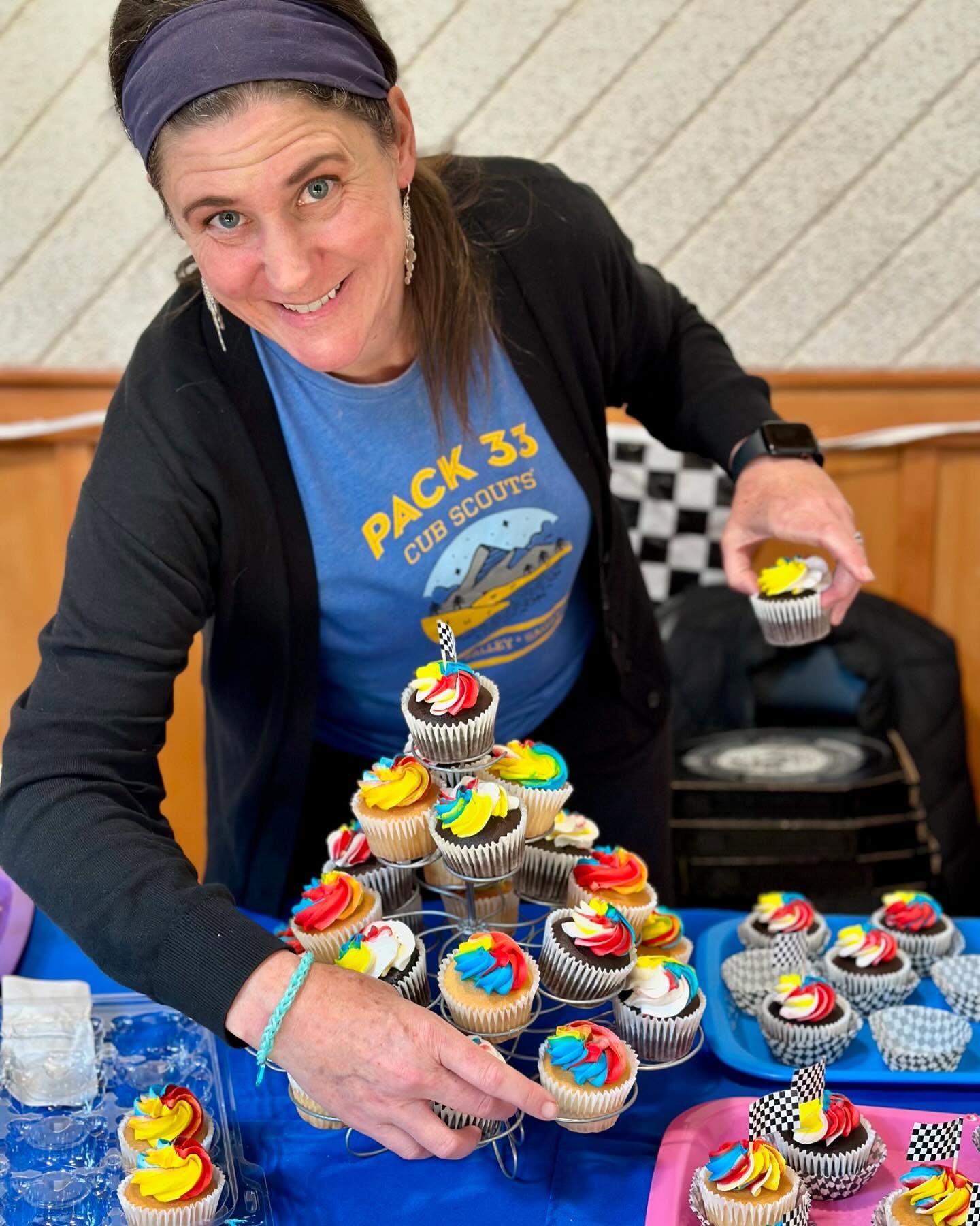 Leader spotlight on our Pack 33 Mama Bear, Sara. She leads dens, plans Blue and Gold and the Pinewood Derby and much much more. She is part of the glue that holds our pack together and we are so grateful for her and all the volunteers! ❤️