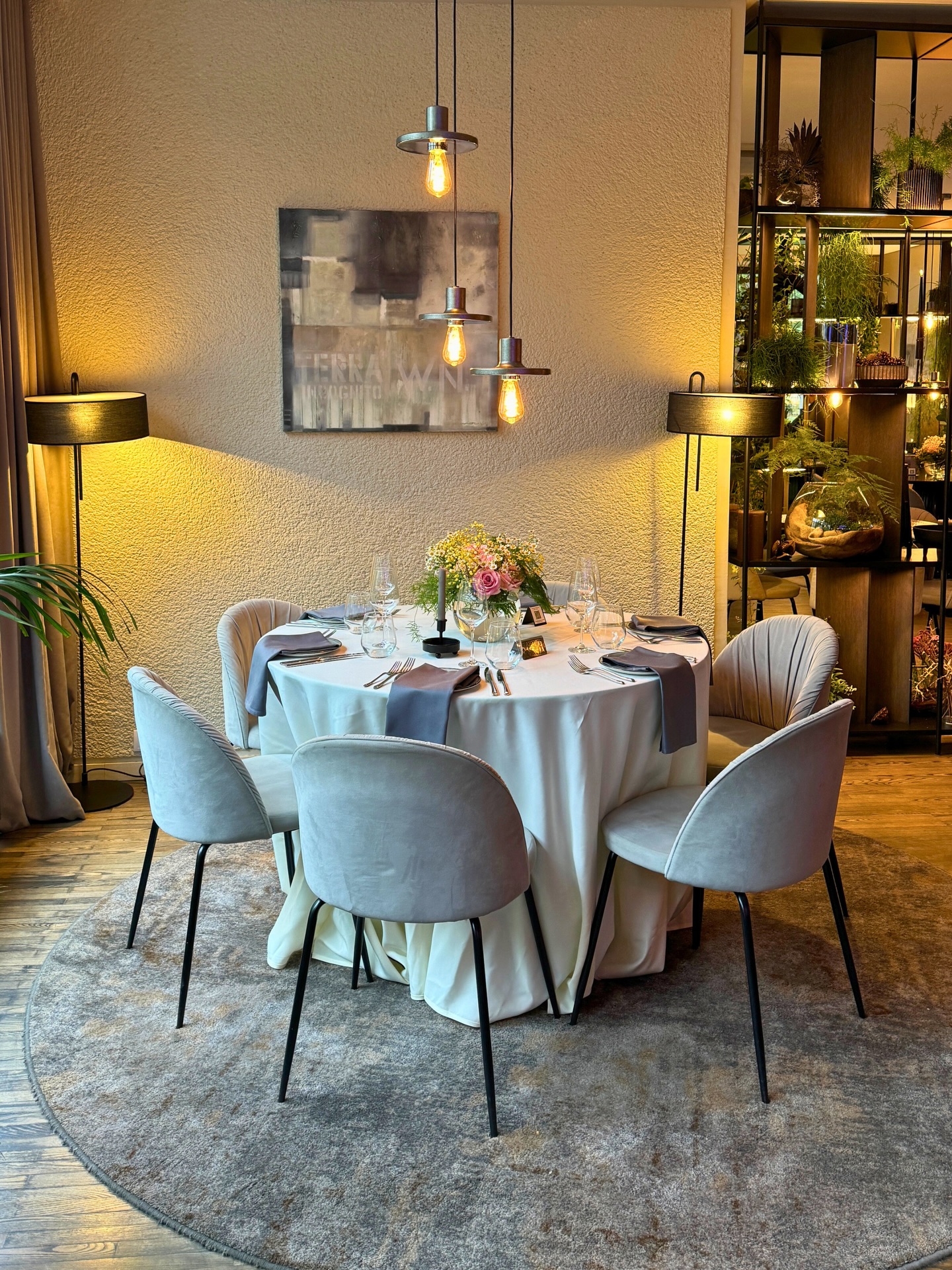 Kai norisi susiburti ir prasmingai paminėti progą, akustiniai vakarai @restoranas_gras tampa tuo trūkstamu akcentu, kuris sukuria subtilų šventiškumą. Muzika čia švelniai palydi vakarą, įsilieja į pokalbius ir kuria atmosferą, kurioje gera būti kartu.
📅 Akustinių vakarų kalendorius: restoranasgras.lt/renginiai
📞 Rezervuokite staliuką ypatingam vakarui: tel. +370 665 90301