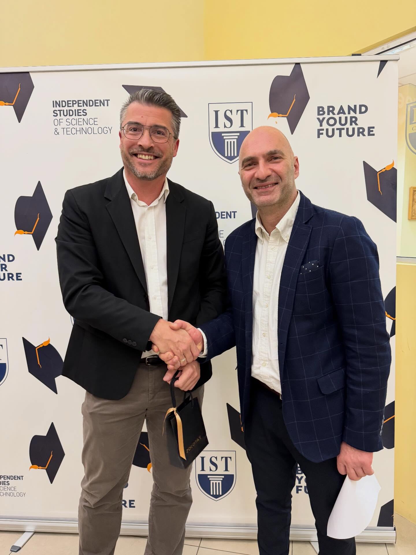 Μια βραδιά γεμάτη γνώση, networking και χαρά!
Το πολύ χρήσιμο Guest Lecture του κ. Kostas Sideris, CEO των @ella_resorts , με θέμα «Η Ελλάδα στο επίκεντρο των Funds: Τι βλέπουν και γιατί επενδύουν», προσέφερε πολύτιμα insights για τον ρόλο των επενδυτικών funds, τις προοπτικές της ελληνικής οικονομίας και τις ευκαιρίες που διαμορφώνονται για το μέλλον.
Η βραδιά ολοκληρώθηκε σε εορταστικό κλίμα με την Κοπή της Πρωτοχρονιάτικης Πίτας για τους μεταπτυχιακούς φοιτητές μας, χαμόγελα και υπέροχα δώρα για τους τυχερούς νικητές.
Και του χρόνου!
#istcollege #masterspiecutting