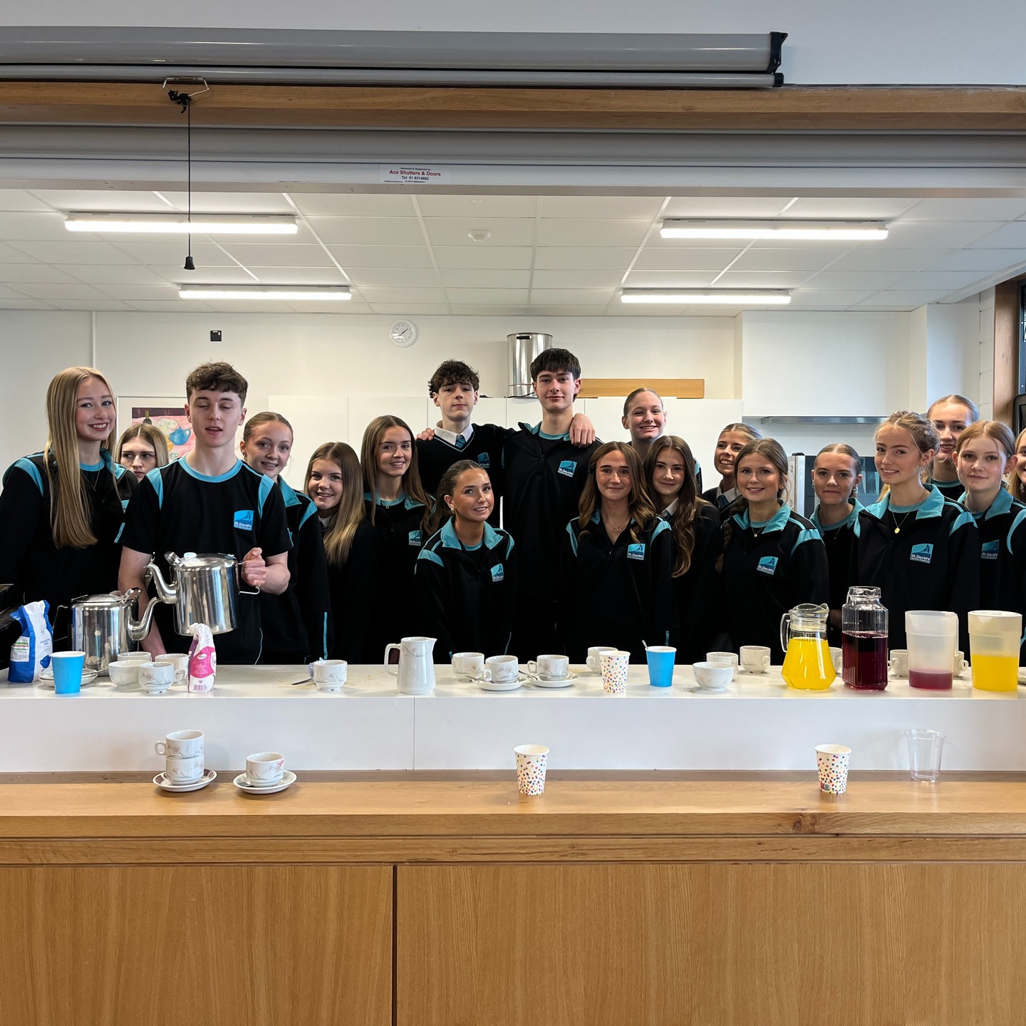 Grandparents, parents, guardians and friends joined our first years for a heartwarming morning of making St. Brigid’s crosses and quality time over a cup of tea. Read all about the Share our School day we staged this week over on our website ☕️