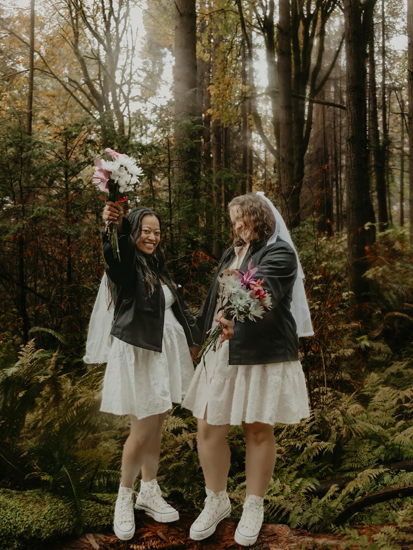 Love, but make it October 🍂
Officiant: @younghipandmarried
Photography: @ericamillerphotography
Decor: @havendecordesign