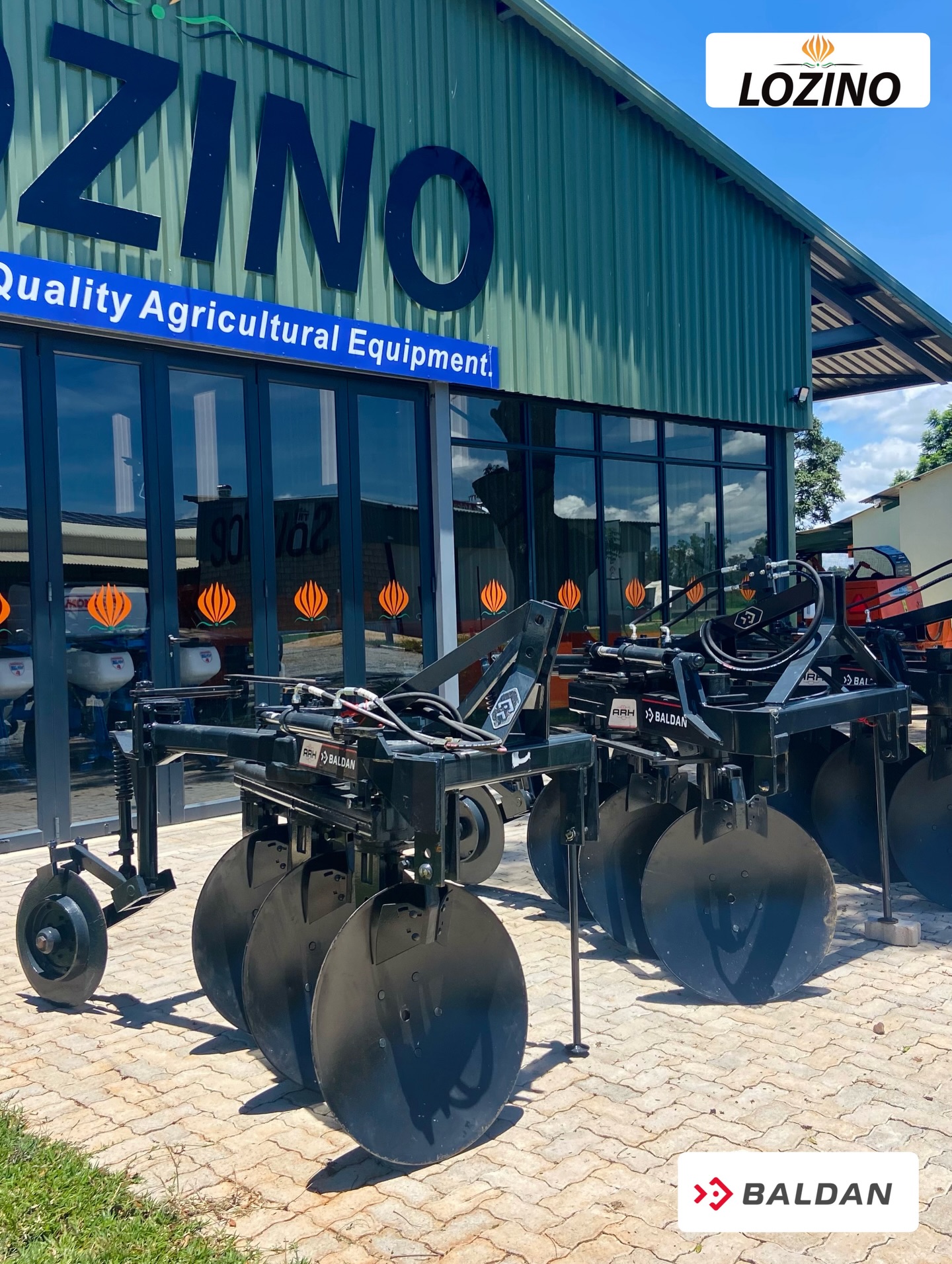 Why farmers choose the Baldan ARH 👇
It’s designed to cut down on maneuvering time and fuel consumption. Perfect for soil preparation and burying crop residues effectively.
1️⃣ Hydraulic Reversing: Flip it and go. With its reversible system, you can plow in one direction and come right back—no empty passes, just pure productivity.
2️⃣ Versatility: Adjustable cutting width and depth for different soil types.
3️⃣ Durability: Built with Baldan’s legendary tubular chassis to handle compact soils.
Whether you’re opening new fields or prepping for the next season, this is the tool you need behind your tractor. 🚜
📍 Available at Lozino Investments