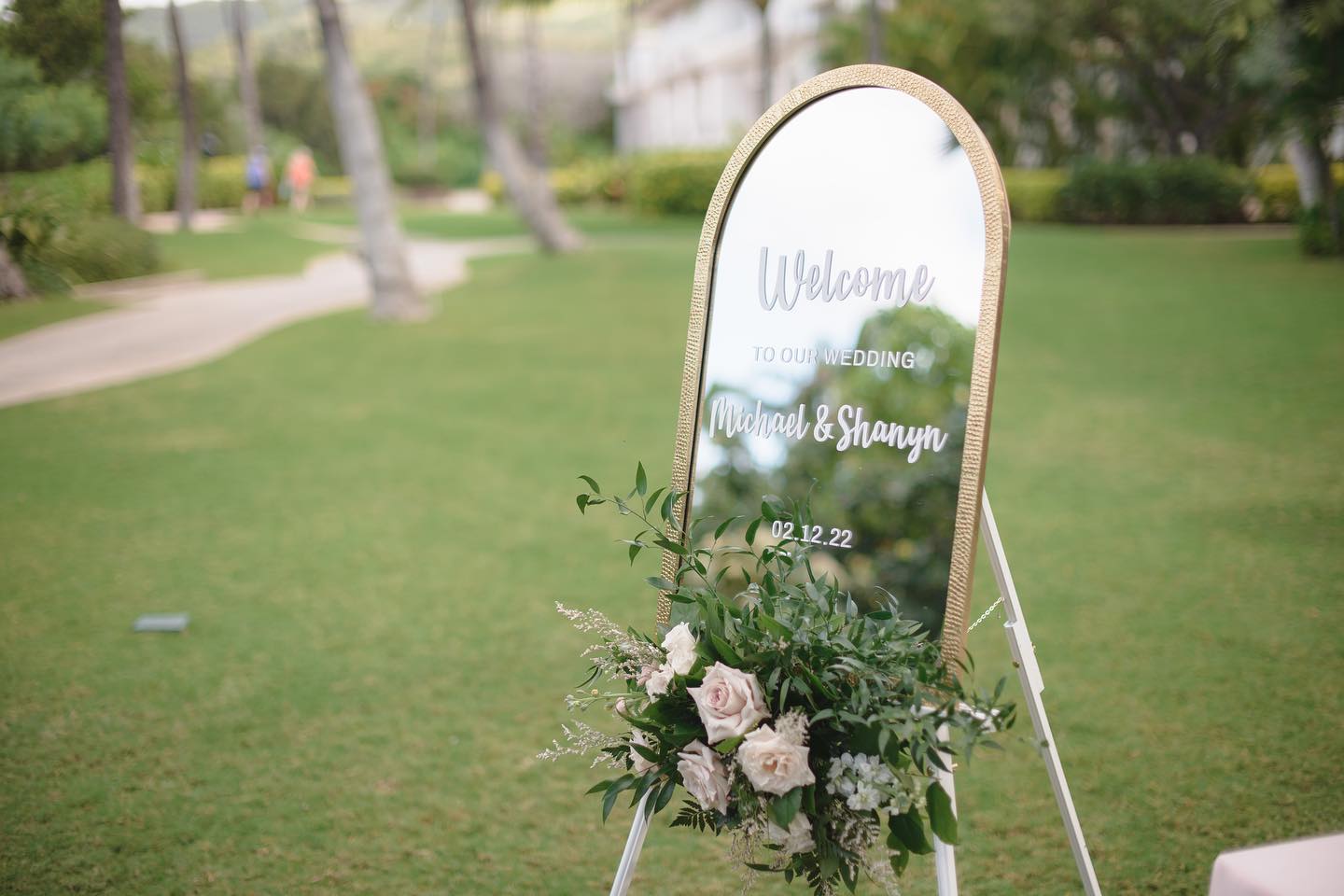 Pro-tip: Thrift a mirror and customize it! Either with vinyl lettering or handwritten with love. Florals that match your bouquet can be the final touch. Mirrors make for great welcome signs and let’s you and your guests squeeze in a outfit check before walking into the party.
Need help creating your signage? We can design it! Let us know.
📷: @dreamfxmedia
#happyanniversary #hawaiiwedding #hawaiiweddings #fourseasonskoolina #fourseasonsoahu #koolina #hawaii #oahu #wedding #photoshoot #weddings #photography #photos #weddingphotography #protip #weddingplanning #mirrors #mirror #mirrorselfie #mirrorselfies #fitcheck #makeupcheck #sign #weddingsign #weddingsignage #welcome #welcomesign