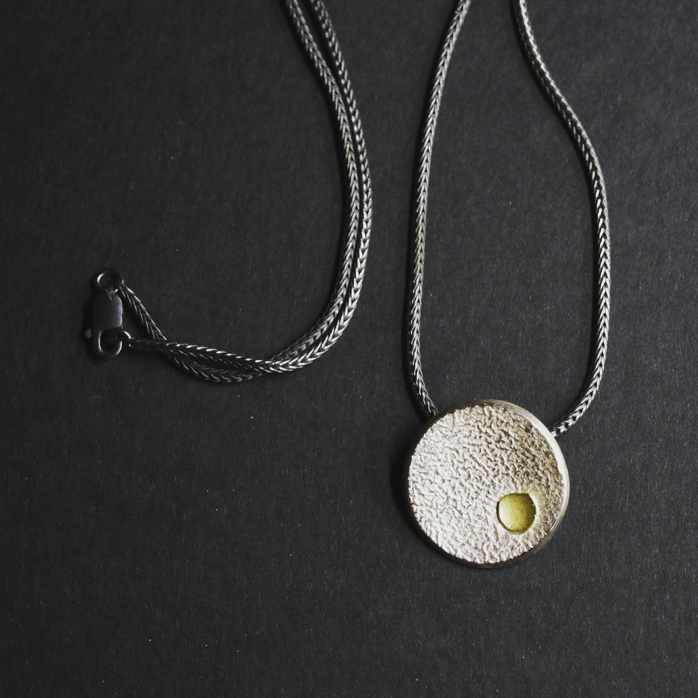 pendant | silver | gold
camara.nafplio.greece
#minimal #elegant
#camaraworkshop #pendant
#nafplio #jewelry #handmade
#silvergold #designjewelry
#handmadejewelry #art #greece