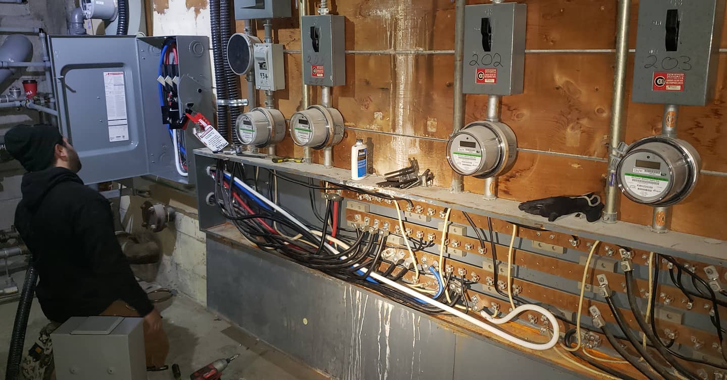 Early morning service work.
#theboldgroup #electrical #electricianlife #electriciansofinstagram #takeprideinyourwork #electric#wedoitall