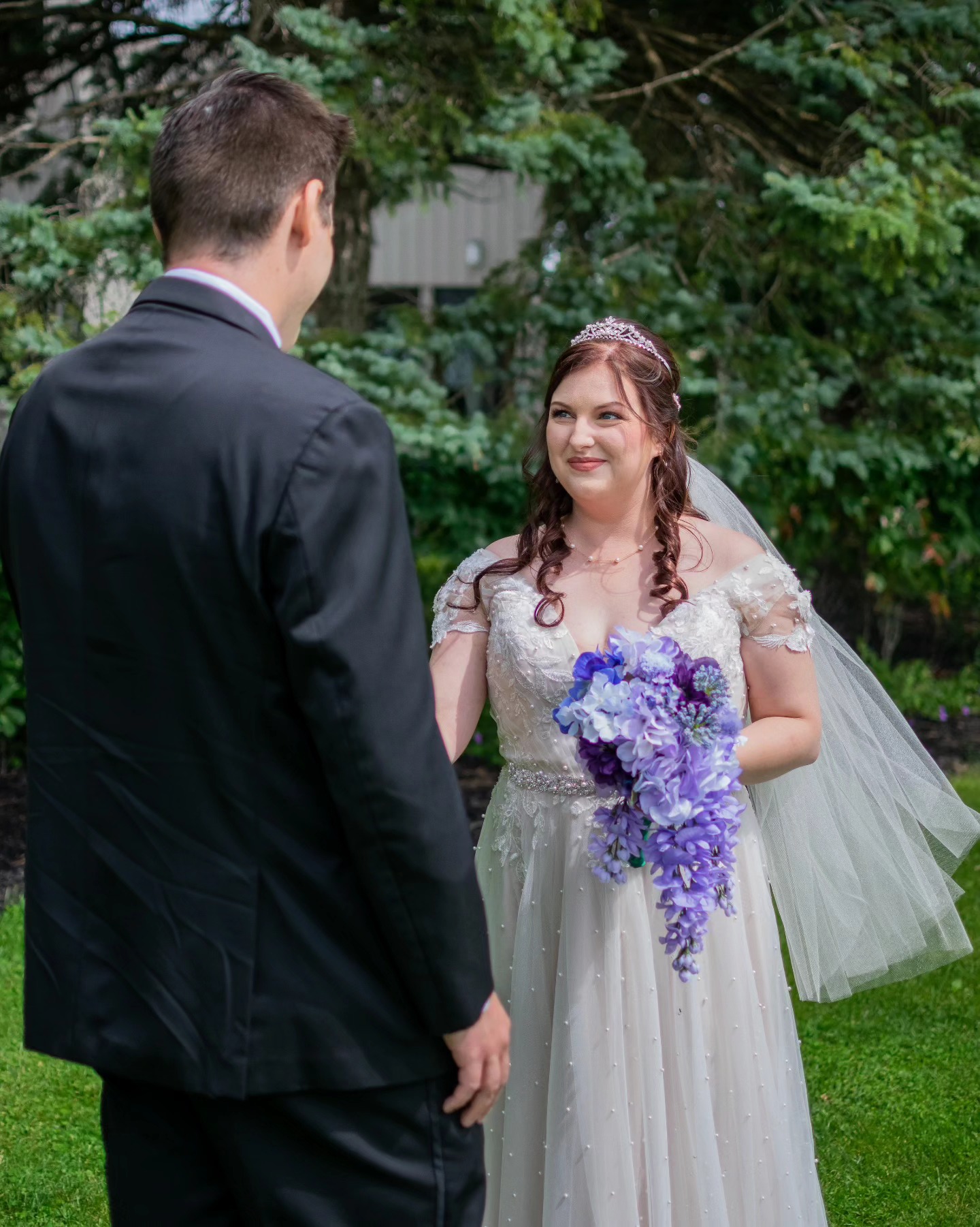 👰✨ Jessica's eyes sparkled with joy as Mark turned around to see his bride for the very first time. A beautiful moment that defines love and anticipation. 📸💫
•
•
•
#FirstLookLove #WeddingDayEmotions #WeddingPhotography #WeddingPhotographer #WeddingMoments #WeddingDay #BrideAndGroom
#LoveStory #WeddingBliss #HappilyEverAfter #WeddingDetails #WeddingPortraits #CaptureLove
#WeddingInspiration #WeddingStyle #WeddingGoals
#BeautifulBride #GroomStyle #WeddingDecor #WeddingVenue #WeddingSeason #IDo
#MarriageMoment #LoveInTheAir #WeddingPhotojournalism #RomanticWedding
#BridalFashion