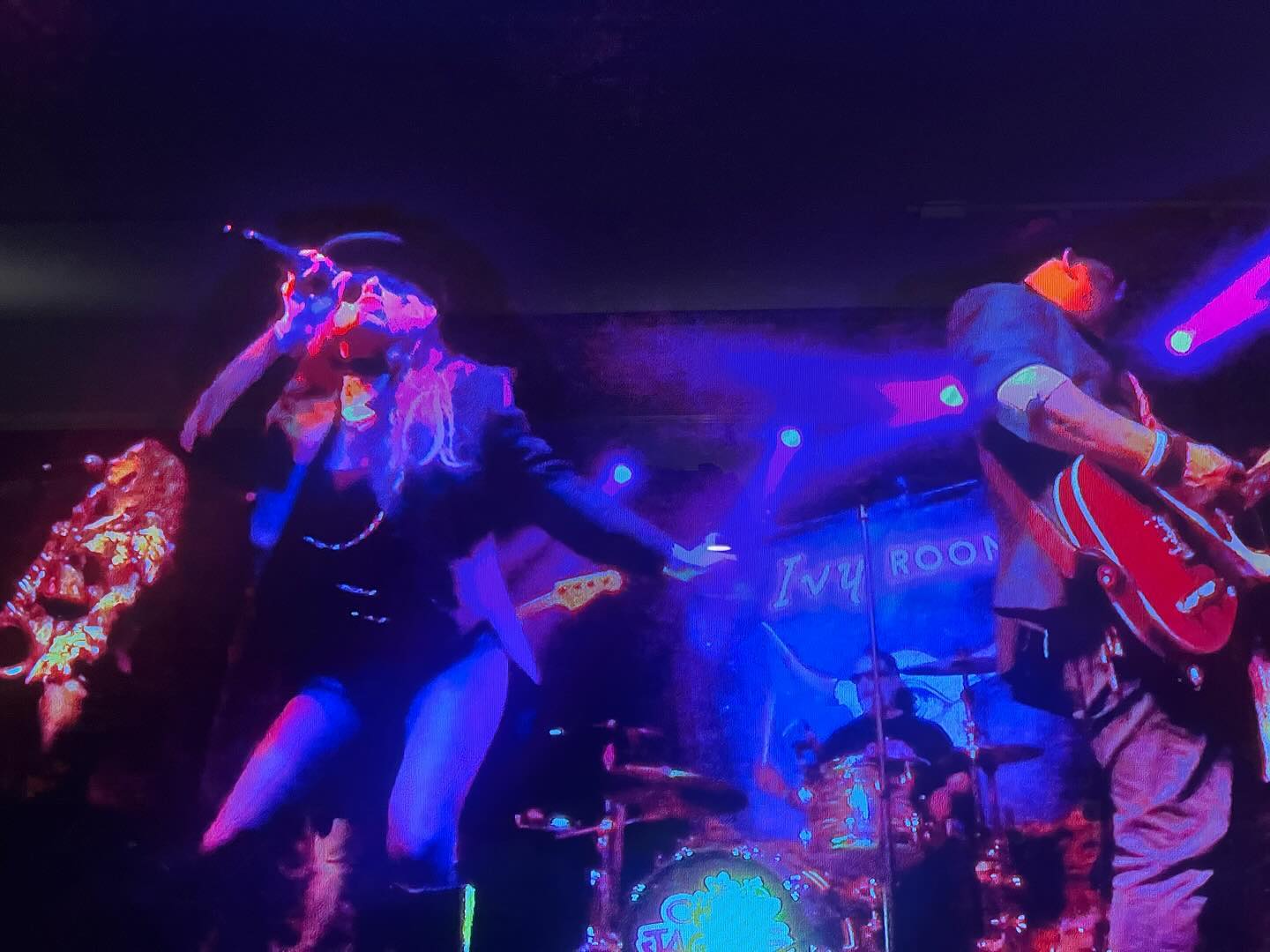 Loved performing as @chick_jagger last night! ❤️🤘