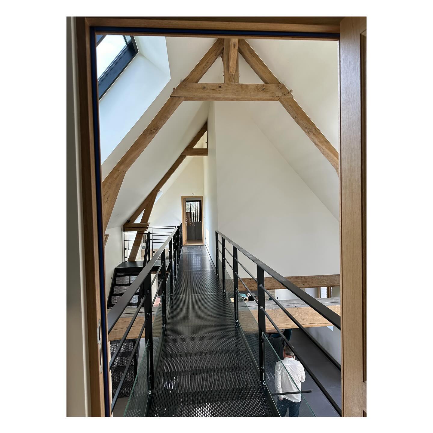 Le Pressoir: #passerelle #homedecor #homemade #decoration #decoration #homedecoration
#homestyle #DesignInterieur #DecorationInterieur
#DecoDesign #InteriorDesign #ModernDesign #StyleDeVie #InspirationDeco #ArchitectureInterieur #DesignTrends #MaisonChic #RenovationInterieur #DecoAddict #EspaceDeVie #DesignMinimaliste #DesignContemporain #MobilierDesign #DesignInnovation #ProjetDeco #escalier