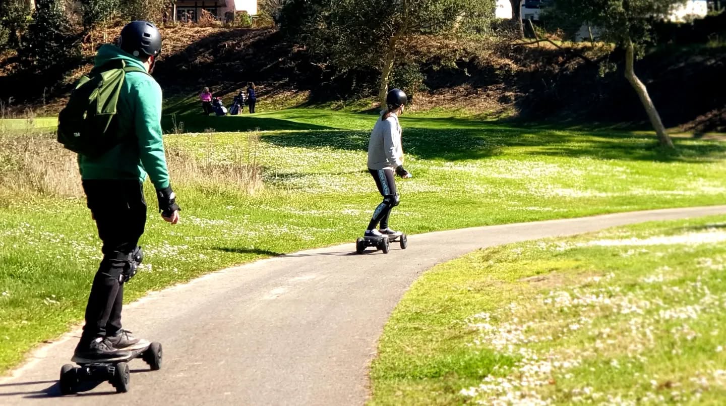 Reprise des balades pour les week-ends ensoleillés...
🛹🌞🌞
Viens nous retrouver pour du fun et surfer le bitume..
RESERVATION EN LIGNE
--> WWW.ESK8WESTSIDE.FR <--
#sk8 #baladeskateelectrique #esk8 #funride #landes #molietsplage #electricskateboard #exwayboard #electricskateboarding #skateboard #skateboardelectrique