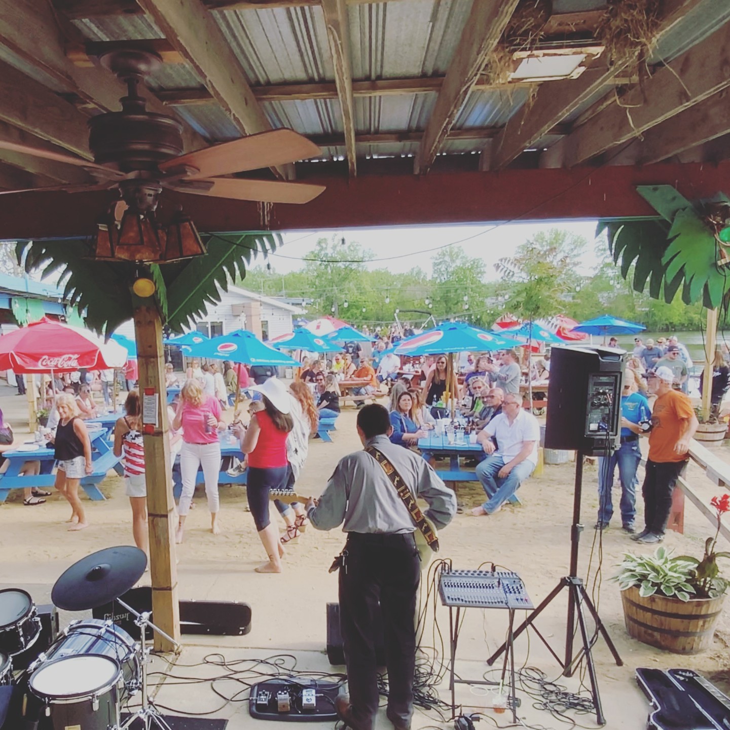 Gonna be a fun filled weekend, 6/9 we're at Fasett Tavern Grill in Toledo @6pm and 6/10 we're at Mash in Ann Arbor at 10pm!