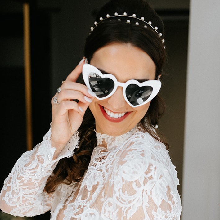 We hope everyone is able to step outside for a moment today and enjoy a little slice of sunshine on this beautiful day! ☀️
@eleven11photo / @cmmiller13 / @cincinnatimakeupcollective / @moniquelhuillierbride / @jenniferbehr
.
.
.
#cincinnatiwedding #weddingdress #cincinnatibride #cincinnatiweddingplanner #weddingplanner #weddingdesign #weddingdesigner #weddingstyle #weddingstylist #eventdesign #eventdesigner #eventstyling #eventstylist #wolfandbirdevents
