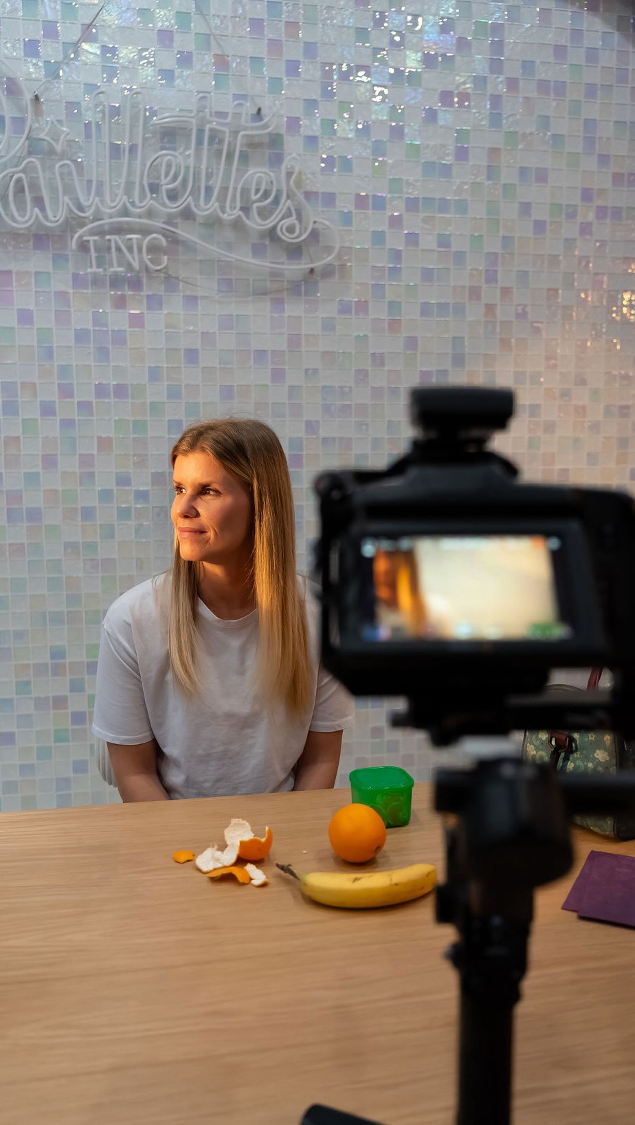 L’une d’entre vous repartira aujourd’hui avec une bourse entrepreneuriale d’une valeur de 50K$ pour propulser sa vision.😱
Avant de dévoiler la prochaine chanceuse… revivons en images le tournage finale de notre gagnante de l’an dernier @as.ancragefamilial . 🤍
Un immense merci à toutes les personnes et partenaires qui rendent ce prix possible :
@melissanormandinroberge
@maudesimardimperatrice
@fiscalitesigneen
@noemie_bbaron
@mdiamondfilms
@jasmineloranger.photographe
🏴Et ce n’est pas tout ! Aujourd’hui en LIVE, aura lieu le tirage pour gagner sa place au voyage initiatique en Écosse lors de la prochaine retraite Paillettes.
👉 Sois présente en direct pour courir la chance de gagner l’un… ou l’autre.
Dis-nous lequel tu manifestes de gagner aujourd’hui ?