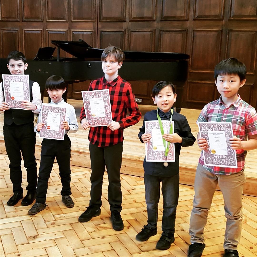 WELL DONE PIANO SECTION! 😃🎹@stratfordelondonmusicfestival
From those just starting out on their “music journey”, to those who played Rachmaninoff, Liszt or improvised their own piece (Jazz), whether your music was thoughtful or exhilarating (and all the shades in between), you each made the piano speak in your own way! CONGRATULATIONS and well done for all your hard work & being bold to step up and play your music in front of an audience!
-
-
Like our photos? Pls follow us! Are you on Facebook? Check the link in bio to share. More photos will be appearing here soon!
-
-
Happy music-making and see you again NEXT YEAR!
-
-
#stratfordandeastlondonmusicfestival2018 #stratfordandeastlondonmusicfestival #piano #jameskirby #adjudicator #classical #classicalmusic #jazz #pianostudents #youngpianists #musiceducation #youngmusicians