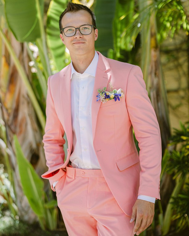 Rocking pink ❤
-
Rosa para un novio super cool.
-
Photo: @annasorheguiphotography
The Suit: @spadesfortmyers
Model: @zccoutu
...
#timelessimpress #bespokestationery #weddingstationery #luxurystationery #weddinginvitation #luxuryinvitation #bespokeinvitation #custominvitation #customstationery #custommade #handmade #handcrafted #wedding #destination #destinationwedding #luxurywedding #barbie #fairycore #balletcore #angelcore #cottagecore #80swedding #90swedding #y2kwedding #boda #invitacionesdeboda #quinceanera #quince #chicagowedding #floridawedding