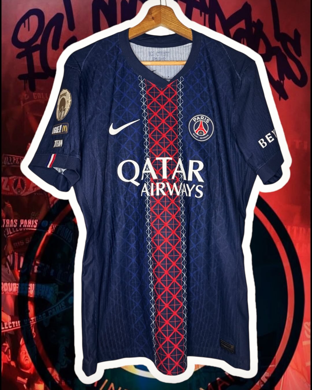 ๐ ๐ฟ๐
๐ถ โค๏ธ
Match worn Paris Saint-Germain worn by Gonรงalo Ramos
๐ LOSC Lille | January 16, 2026
I think this is one of the most beautiful designs in my collection! ๐
#psg #GoncaloRamos #paris #matchworn #france