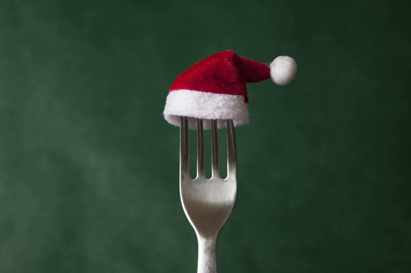 Wir wünschen Euch frohe Weihnachten, erholsame Feiertage & einen guten Rutsch ins neue Jahr! 🎄🧑🎄🥂🍾
Ab heute befinden wir uns in den wohlverdienten Betriebsferien und sind ab Montag, den 13. Januar 2025 wieder für Euch da!
Vielen Dank für die tollen Veranstaltungen, die wir dieses Jahr gemeinsam mit Euch durchführen durften - wir freuen uns auf alles, was 2025 für uns bereit hält!
#diegabel_cateringevents #cateringfrankfurt #cateringrheinmain #weihnachtsferien #weihnachtszeit #christmas