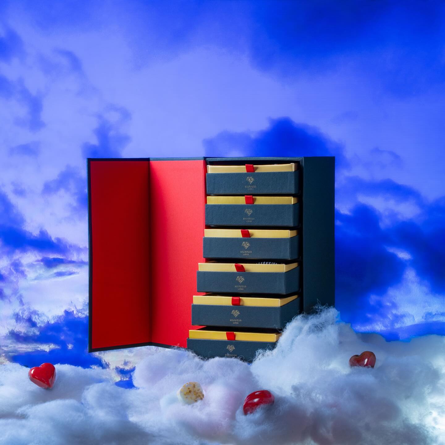 .
\数量限定/
Grand Château – Opéra
グランシャトー・オペラ
ボンボンショコラ25個+タブレット6枚+ロシェ24g
重厚感あふれる6段のシグネチャーボックス。
定番から新作まで、ピエール・ルドンの世界観を余すことなく堪能できる一箱。
数量限定の、特別な存在感をあなたに👑
ー
#ピエールルドン #チョコレート #ショコラ #デザート #スイーツ バレンタイン プレゼントキャンペーン キャンペーン
チョコ 限定 プレゼント パティシエ ショコラティエ カカオ chocolate dessert sweet sweets valentine