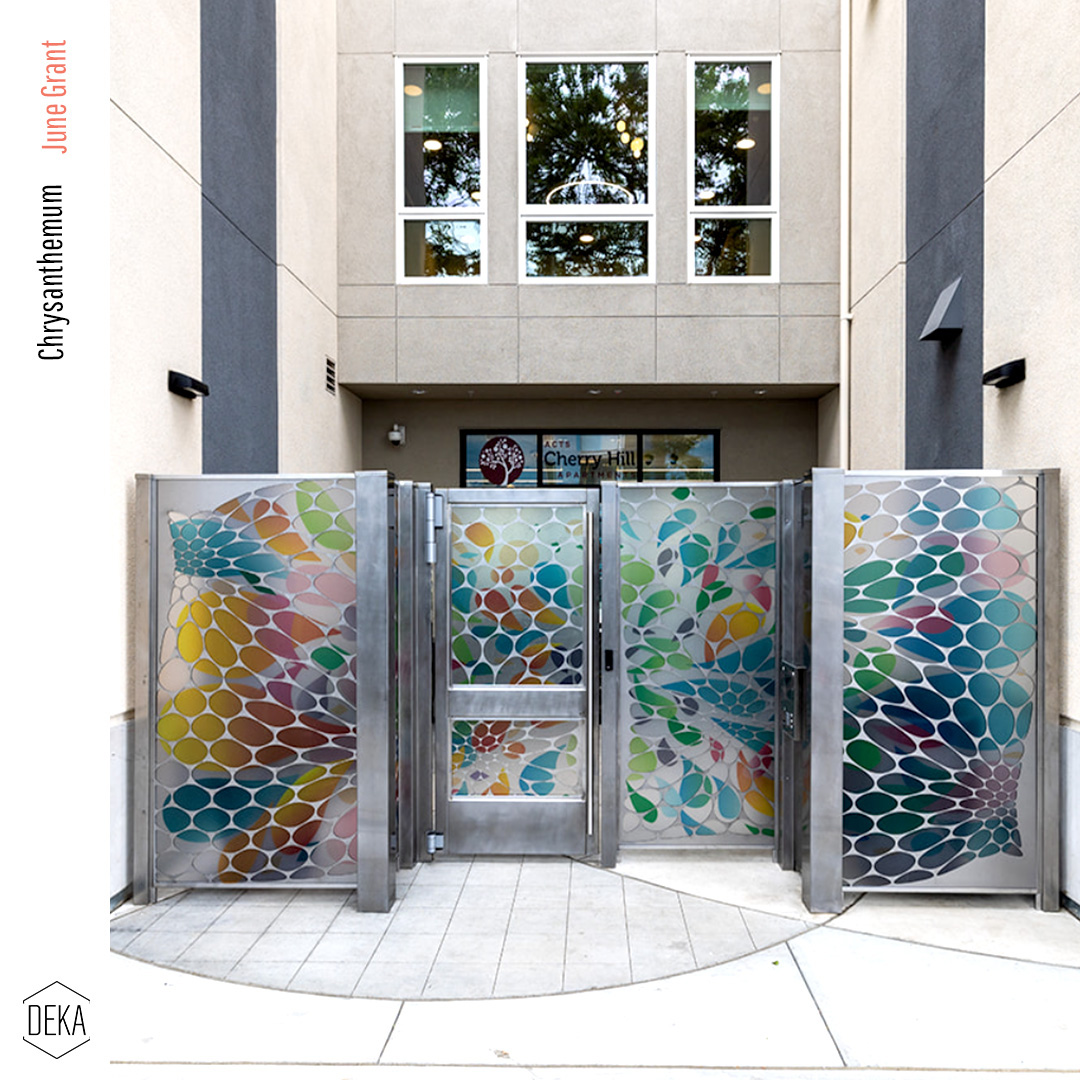 Public Art gate "Chrysanthemum" for blink!LAB
Artist: June Grant
Photo: @lockstonemedia & @barrybierman