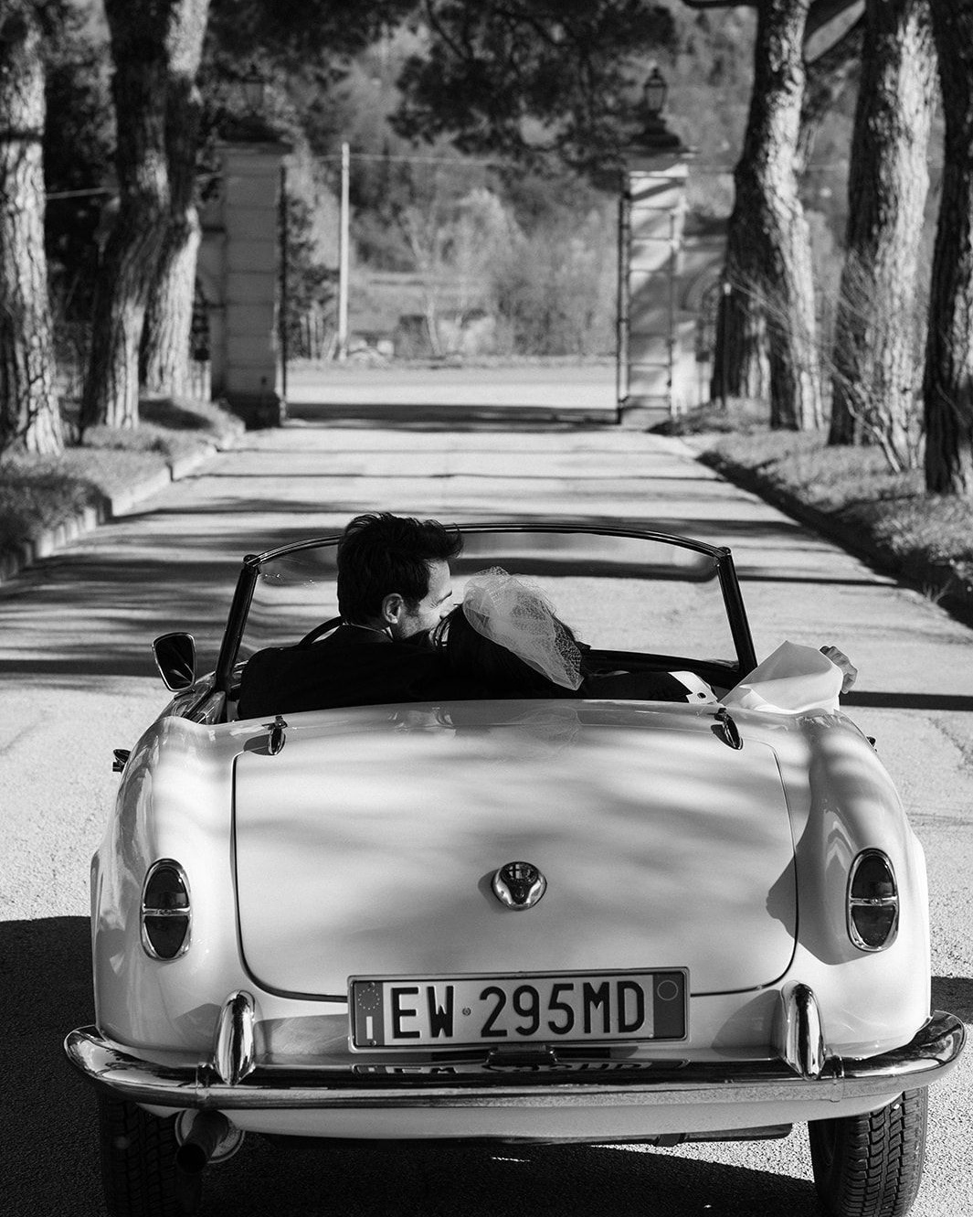 Old souls.
Timeless hearts.
New chapters beginning.
Some stories feel familiar
from the very first page.
As if they were written long before.
Love does not belong to trends.
It belongs to truth.
Which moments feel eternal to you?
Creative Team:
CONCEPT & ORGANISATION: @gaeadesignevents
LOCATION & FURNITURE: @casa_di_noelia
PHOTOGRAPHY: @efigenio.studio
VIDEOGRAPHY: @baerial
FLORALS: @gaeadesigneventsLIGHT: @_ilightyou_
MODELS: @alluremodelsagency
MUA: @giorgia.bertoldi.mua
ATTIRE: @leafandlace_bridal &@eniline.ch
LIVE WEDDING PAINTER: @italianweddingpainter
VINTAGE CAR: @bluccino_noleggio
#GAEAAlchemy #LoveInMotion #weddingflowers #weddingdecor #weddingideas #weddinginspiration #weddingplanning #weddingplanner #weddingday #weddinginspo #weddingstyle #weddingdetails #luxurywedding