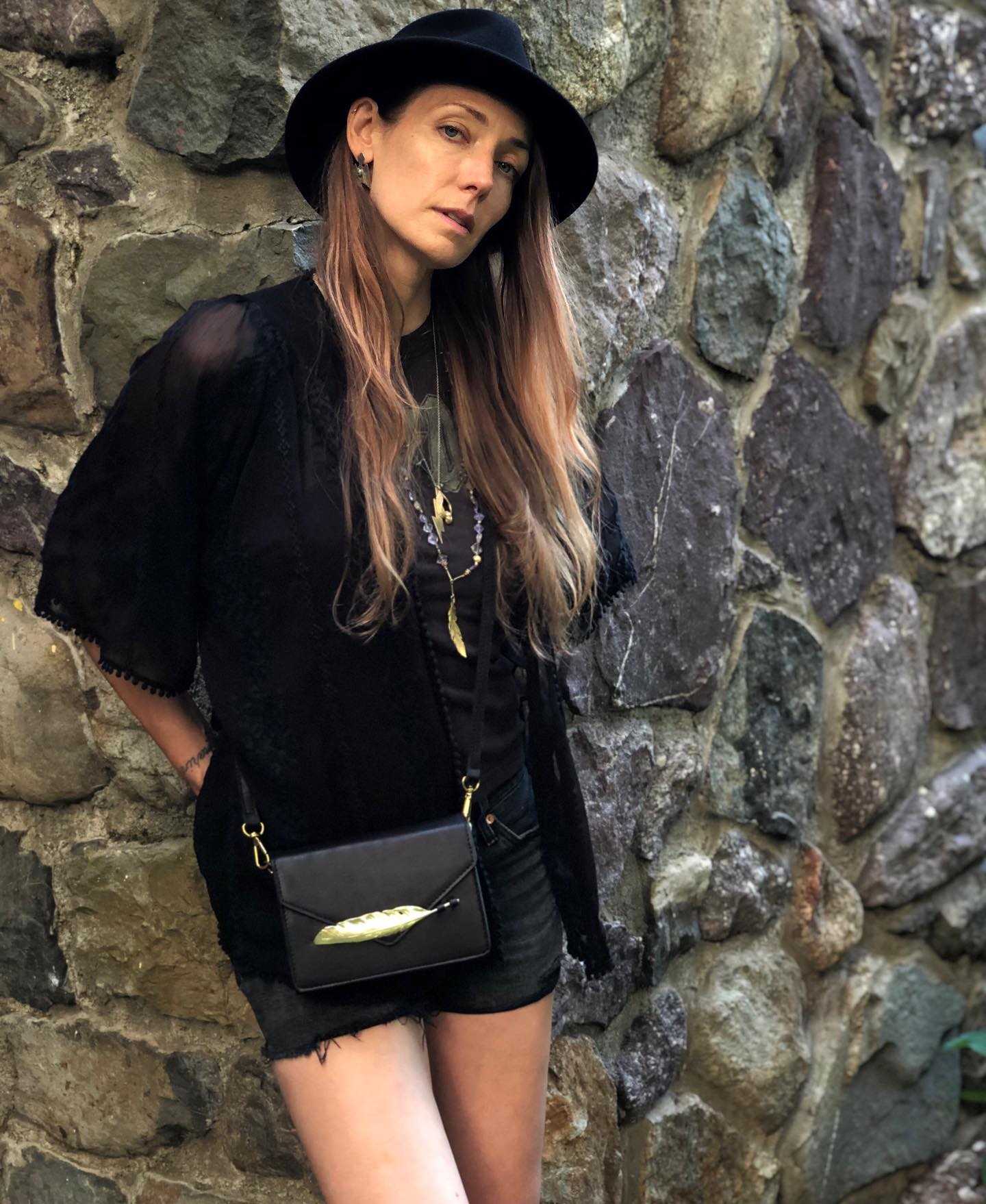 Dreaming of Summer and our ✨Mini Sparrow ✨ DM for details 💜#rockandstone #goldenfeather #dovefeather #miniclutch #crossbody #convertible #vixenstyle #summerdreams