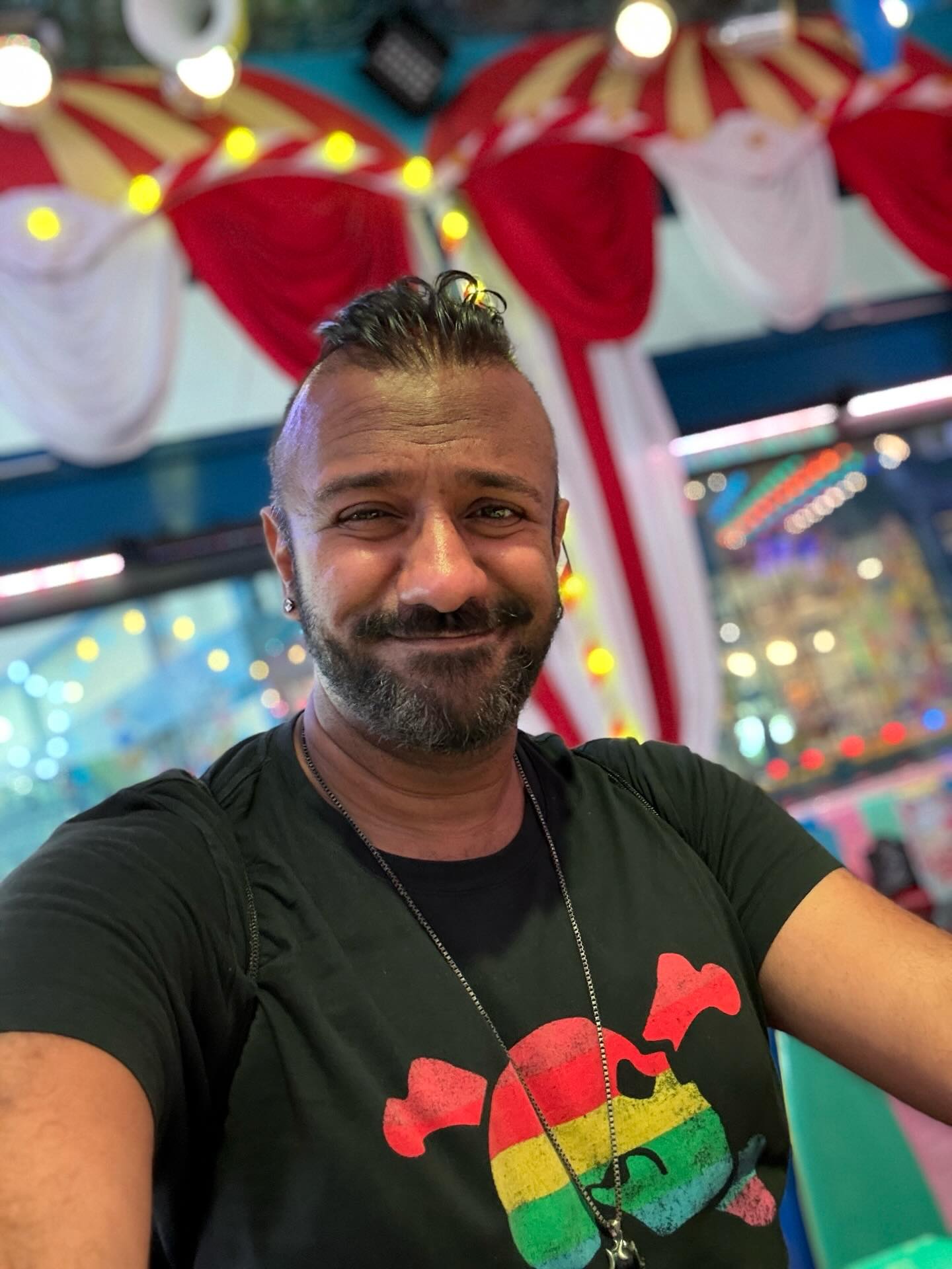 New Year, new team member! Meet Dev, longtime friend of Strat House who had been part of our extended family as a freelancer, and now has finally joined our creative team full-time.
When he’s not cosplaying at Comic-con, Dev brings a sharp eye, fresh ideas, and a signature creative twist to every project and we couldn’t be happier to have him!
#newteammember #agencylife #eventproduction