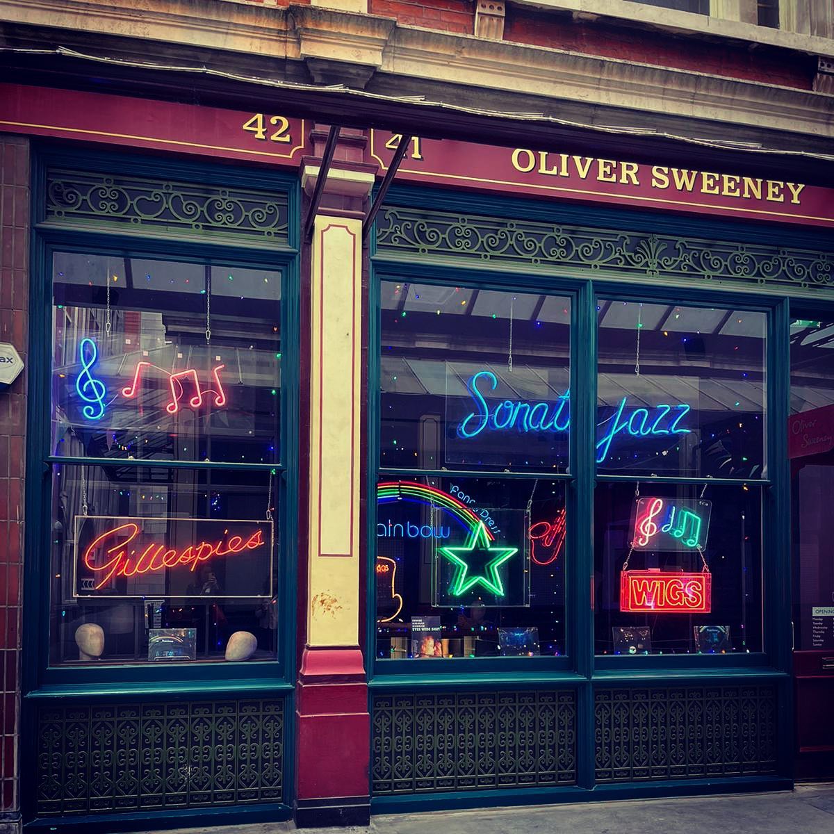 Work has got me busy! So Iāve not posted for a while.
Hereās an update on some of the things Iāve been working on:
šInstallation of a neon exhibit in the City of London, which opens next week. Already had some great coverage on BBC London news š
šdesigned and managed a virtual green wedding fair with speakers from the industry, all with a low waste, eco slant. With a supporting written guide (by me) for a greener weddingš
š¼ sourced artists and a venue for a behaviour change project linked to recycling š
šwrote a 50 page stakeholder comms document for a corporate merger š§
āļø wrote several articles on mental health in the workplace, including advice on onboarding remote workers and the things to consider when developing a hybrid flexible working model.š©š½āš»
Thereās more in the pipeline, including comms support for cardiothoracic surgeons, Leadenhall Marketās 700 year anniversary, and a full website rewrite and design for a solopreneur.
Oh, and teaching Nelson the dachshund how to sit, lie down and stay...thatās an ongoing project! š¶
Things are busy, but my work is varied and Iām helping a great combination of clients in all things comms and marketing!
#freelance #marcomms #marketingconsultant #communications #eventmanagement #neon #behaviourchange #writing #freelancemarketingspecialist #freelancelife