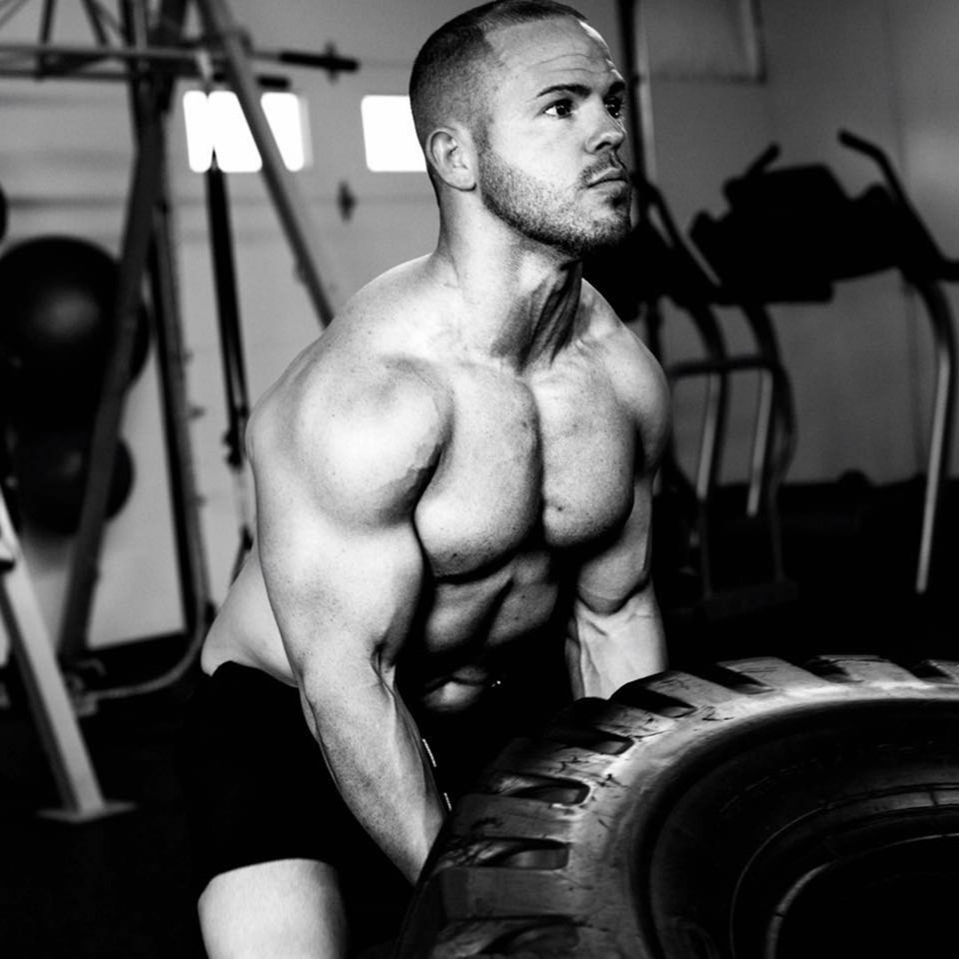 Here a the top things to look at when trying to find a good fitness coach.
1. Knowledge and Expertise
A good personal trainer is highly educated in exercise science, anatomy, nutrition, and behavior. They have up-to-date certifications and a strong understanding of how the body works, using evidence-based practices to guide you safely toward your goals. A bad trainer, on the other hand, may lack formal education or rely on outdated methods, leading to ineffective or even risky training
2. Personalization
A good trainer tailors workouts specifically to your needs, goals, and fitness level. They modify exercises for any injuries or limitations, and continuously adjust the plan based on your progress. A bad trainer often uses generic programs that don’t consider your individual needs, potentially causing stagnation or injury
3. Motivation and Support
A good trainer fosters motivation by providing positive reinforcement and pushing you when necessary. They celebrate small wins and keep you focused on long-term success. A bad trainer, however, may focus only on what you’re doing wrong, using criticism instead of encouragement, which can lead to frustration and burnout
4. Communication
A good trainer communicates clearly, explaining exercises, the purpose behind them, and giving corrective feedback when needed. They make sure you understand the why behind your workouts. A bad trainer might be vague, fail to explain instructions clearly, or neglect to correct your form, which could lead to confusion or improper execution
5. Safety and Injury Prevention
A good trainer prioritizes your safety by emphasizing correct form, warm-ups, and cooldowns. They understand when to push you and when to rest, ensuring injury-free progress. A bad trainer may ignore proper form, push you too hard, or skip essential warm-up and recovery protocols, increasing the risk of injury
6. Professionalism
A good trainer is punctual, organized, and consistently professional. They respect your time, keep sessions focused, and maintain a positive, encouraging attitude. A bad trainer might be disorganized, late, or cancel frequently, leading to an unproductive or frustrating experience