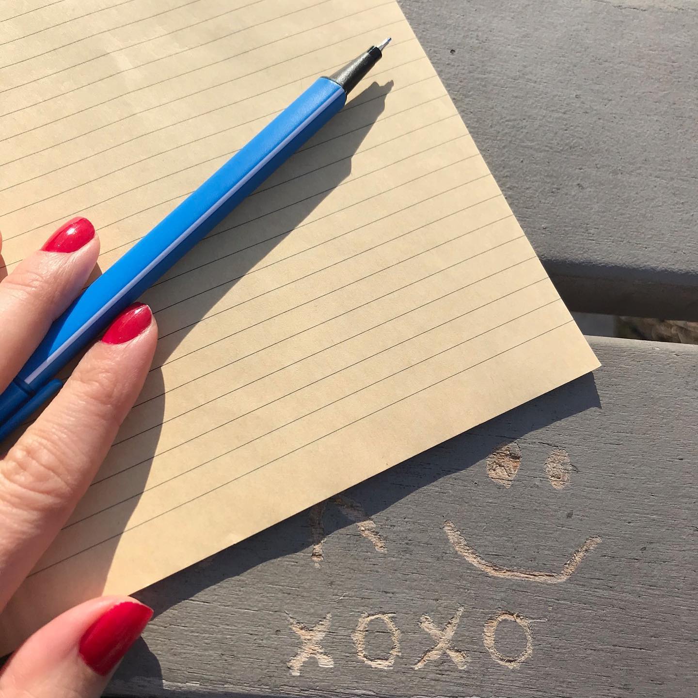 Xoxo back 🙂 .
.
.
.
.
.
.
.
.
#handwritten #stories #parkstoronto #wonderlast #toronto #convid19 #saturdayvibes #quarentinestories #mujinotebook #mujipens #muji #ramsdenpark