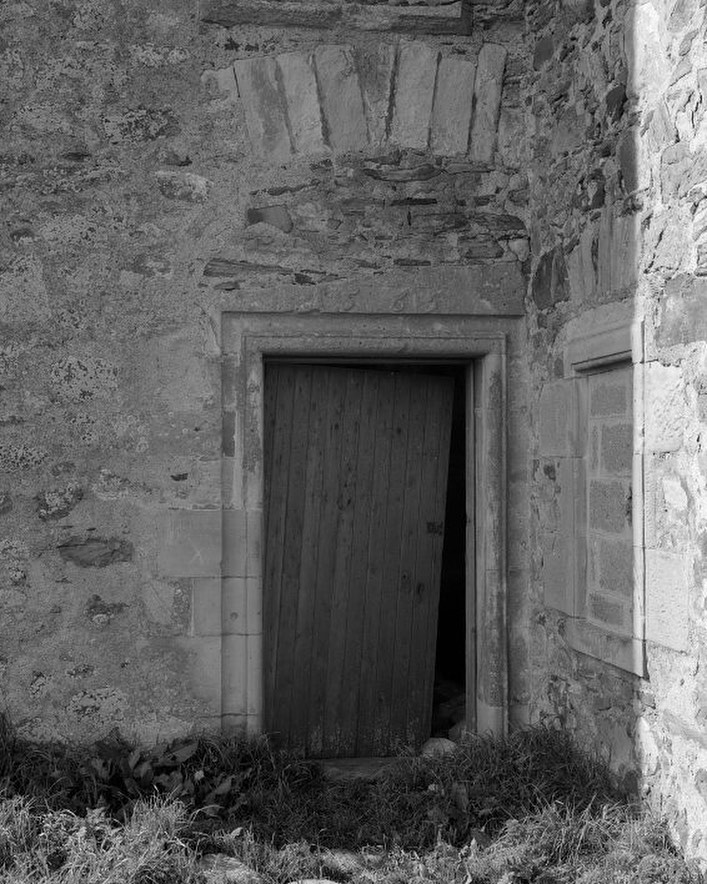 Entry to Knockhall Castle, in Newburgh. Last occupied by Clan Udny, to which the second Earl of Fife and 1st Baron of MacDuff’s cousin, Lady Duff, married into.