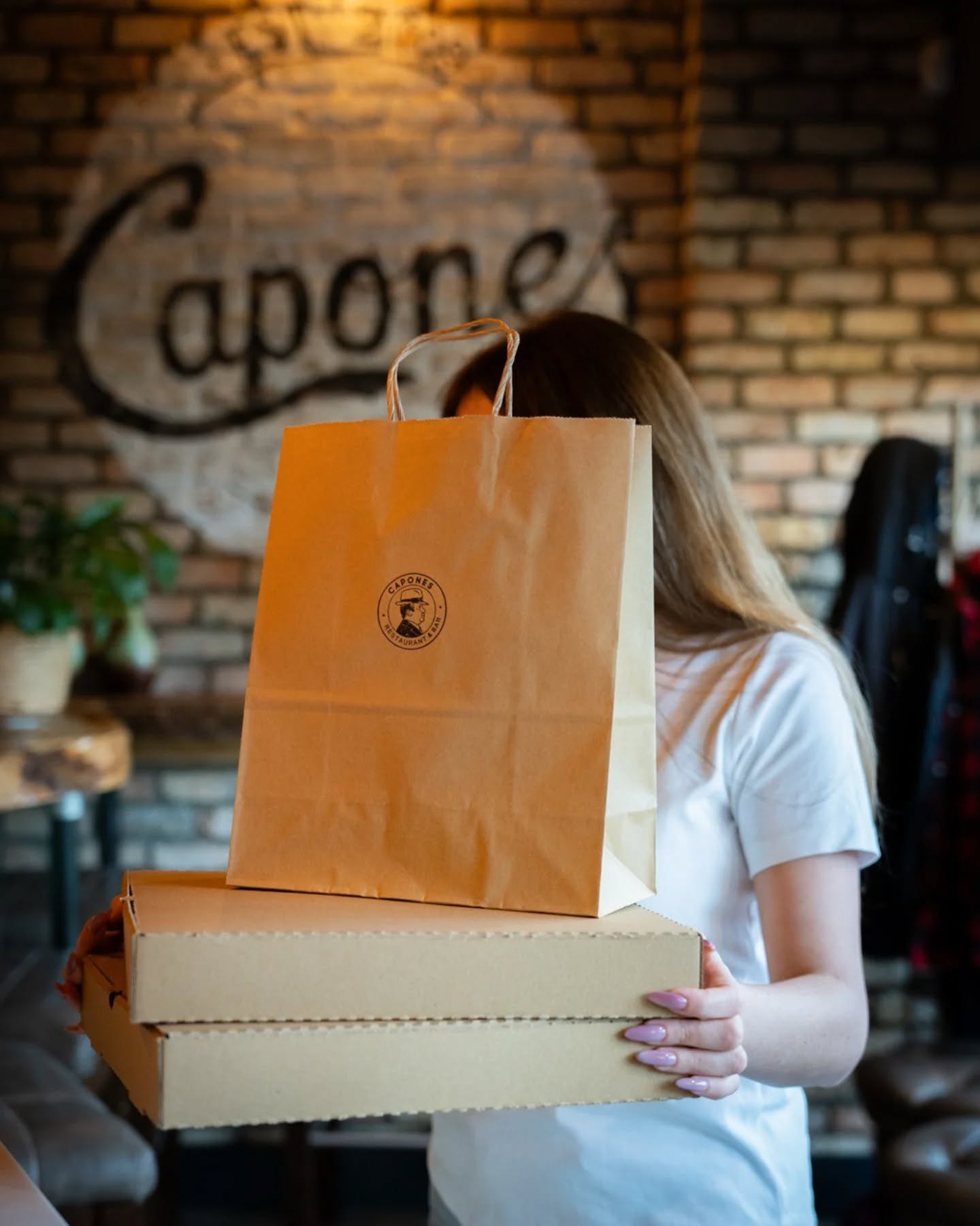 When the pizza box is in hand, the hardest part is waiting to get home 🍕✨
#CaponesGalway #PizzaLovers #TakeawayTime #FoodToGo #galwayeats