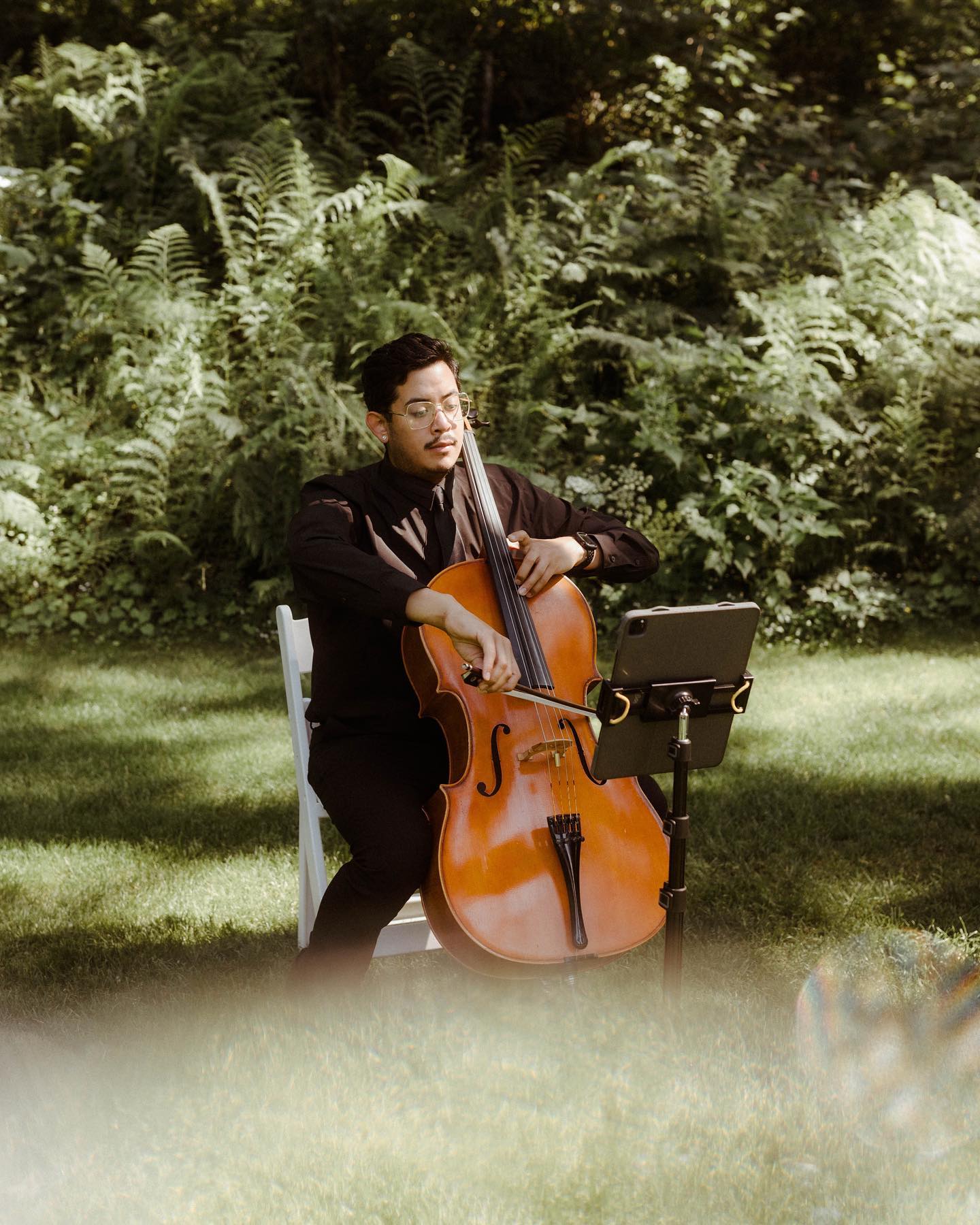 Summer weddings are always a joy to play for! *Pictured from a wedding I performed for in beautiful Bridal Veil, Oregon, by the amazingly talented @angelinalusetti
Contact me if you ever need a musical ensemble for any of your events. 🎻