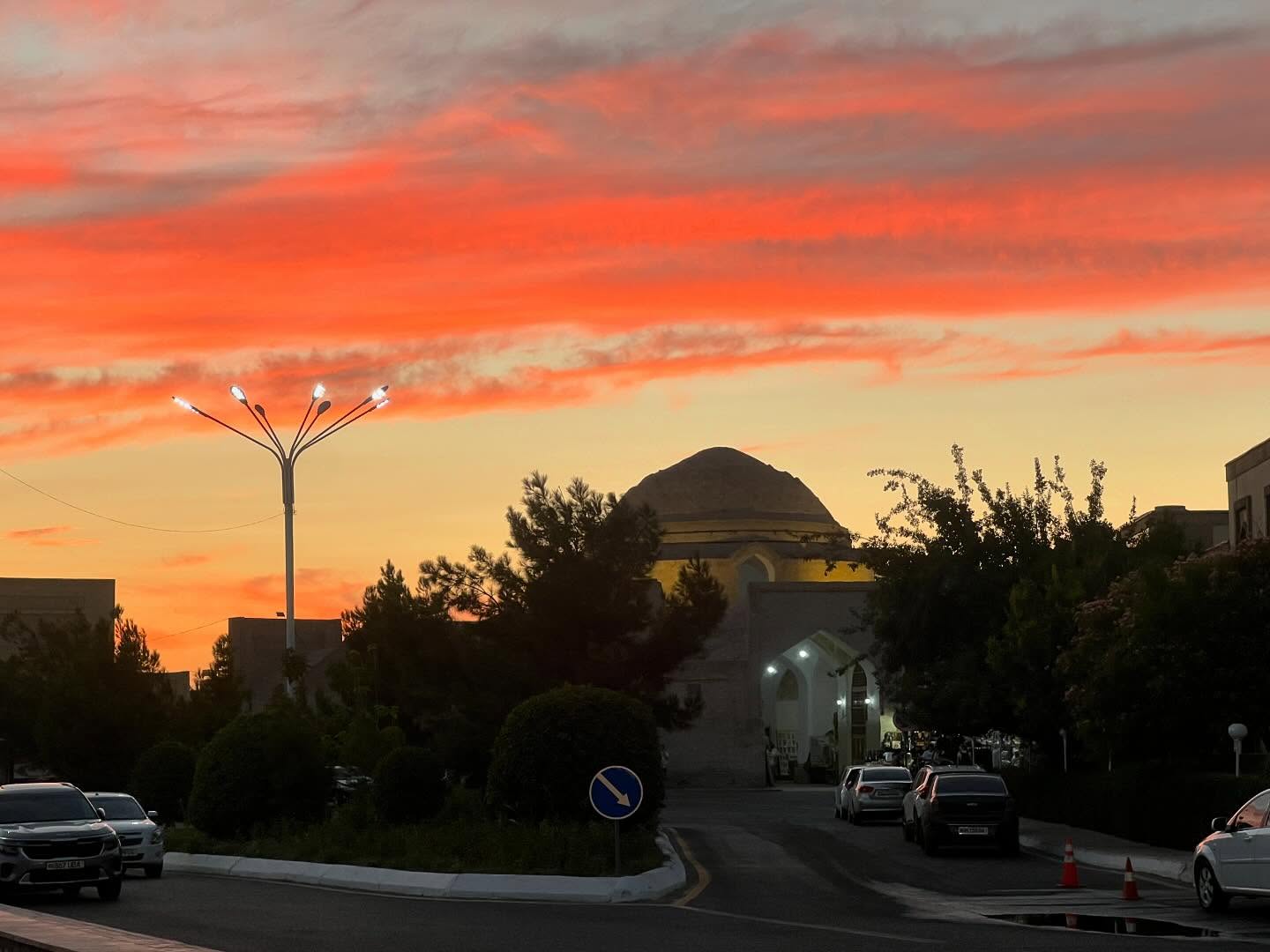 There’s no rail station at Bukhara in Uzbekistan as the local ruling Emir in 1888 dubbed the train the ‘devil’s cart’. The city’s 16th century bazaar is housed under brick-built trading domes and, like Khiva, for hundreds of years traded in captured Persian and Russian slaves. In modern times, carpets, delicate silk scarves and handwoven patterned ikat fabric – loved by former Uzbek royalty – are the wares on display.
#julesvernetravels #bukhara #uzbekistan #uzbekistan🇺🇿 #uzbekistan_inst #travelwriter #traveljournalist #uzbekistan2024 #uzbek #sunset #sunsets #bukhara🇺🇿 #bukharabynight