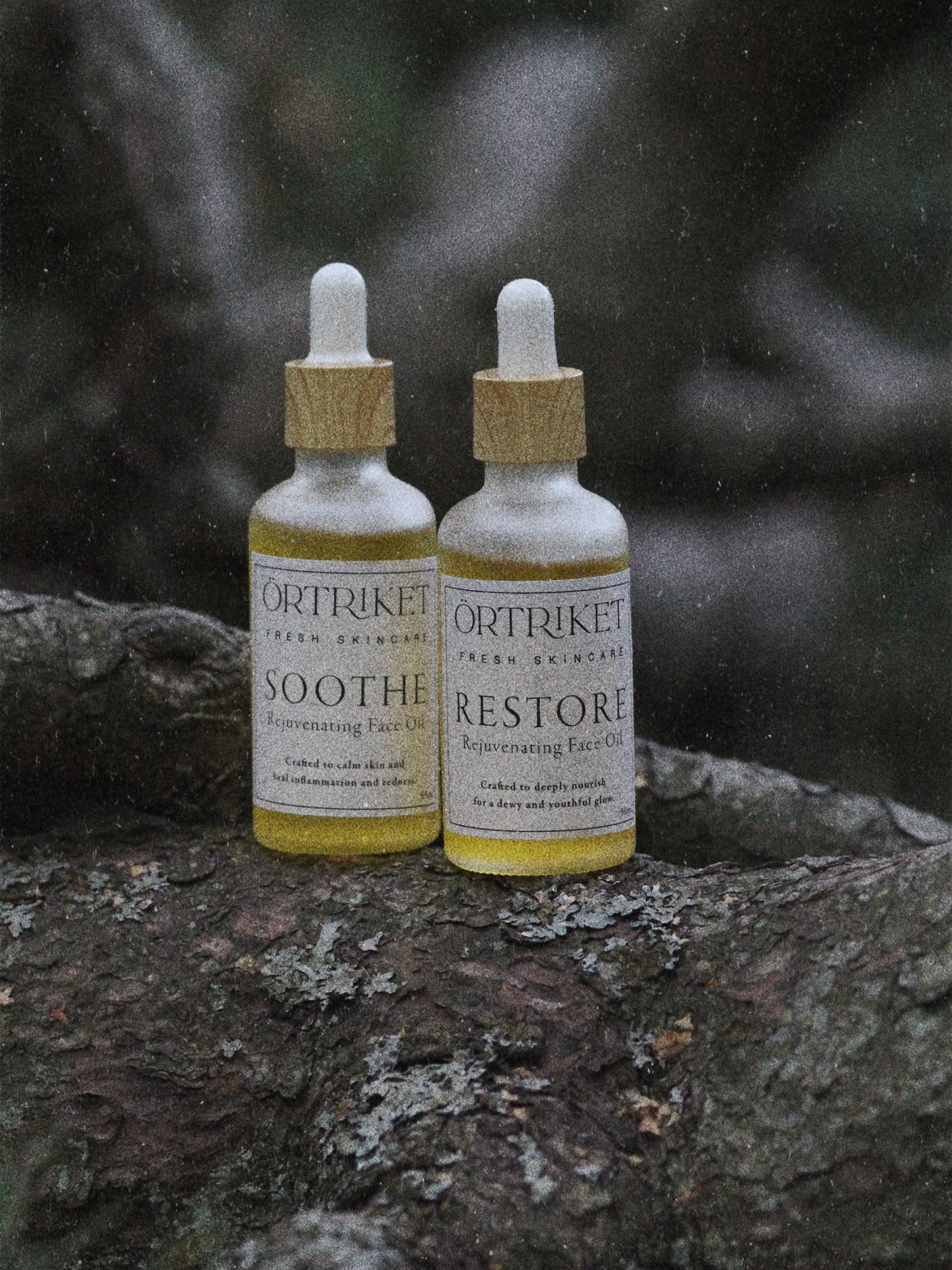 Du har sĂ€kert hört uttrycket âDin kropp Ă€r ditt tempelâ tidigare, men sĂ„ ofta stannar det vid just ett uttryck eller en slogan som bara slĂ€ngs runt.
I sjĂ€lva verket Ă€r ju faktiskt kroppen vĂ„rt tempel, och det Ă€r sĂ„ viktigt att vi behandlar den dĂ€refter â bĂ„de pĂ„ insidan och utsidan.
Det Ă€r just dĂ€rför som vĂ„ra produkter Ă€r rena, giftfria och hormonvĂ€nliga đż
đż VĂ„r hudolja âSOOTHEâ Ă€r tillverkad för att lugna huden och lĂ€ka inflammation och rodnad.
Â
SOOTHE Àr en lugnande olja som kan anvÀndas pÄ hud som Àr rödbenÀgen, inflammerad och irriterad. Oljan Àr tillverkad med ingredienser som kan verka lÀkande och svalkande. Denna olja kan anvÀndas pÄ hud med hettasymtom (eksem, rosacea, akne, etc...), eftersom den fyller pÄ yin i vÀvnaden och stimulerar cirkulationen.
Â
Ingredienserna kan hjÀlpa till att underhÄlla och boosta hudens mikrobiom samt öka produktionen av kollagen och elastin genom att öka blod och qi i huden.
Â
SOOTHE har Àven naturliga svampdödande, antiinflammatoriska och antibakteriella egenskaper.
đż VĂ„r hudolja âRESTOREâ Ă€r tillverkad för att ge nĂ€ring till huden pĂ„ djupet, för en strĂ„lande och ungdomlig lyster med det dĂ€r glower vi alla vill Ă„t ;)
Â
RESTORE Àr en djupt nÀrande olja som kan anvÀndas pÄ torr, blek, glanslös hud och/eller mogen hud. Denna blandning kan anvÀndas för att förhindra bristningar och Àrr samt för att lÀka befintliga.
Â
Receptet i denna formula Àr framtaget för att lÀka huden och ge djup Äterfuktning. Ingredienserna sÀgs hjÀlpa till att underhÄlla och boosta hudens mikrobiom samt öka produktionen av kollagen och elastin genom att öka blod och qi i huden.
Â
RESTORE Àr en blandning som Àr fokuserad pÄ yin-tonifiering, eftersom den genererar fukt och föryngrar huden. Denna formula Àr djupt nÀringsrik och innehÄller antioxidanter som lindrar stressad hud, rensar fria radikaler och kan anvÀnds för att förhindra skador pÄ hudceller.
Â
Denna olja Àr lÀmplig för eksem av torr typ och andra torra hudÄkommor.
Kommentera gĂ€rna vilken du skulle vilja testa och varför đ€
âą
âą
âą
#örtriket #giftfrihudvÄrd #hÀlsaochlivsstil #hudvÄrd #glow