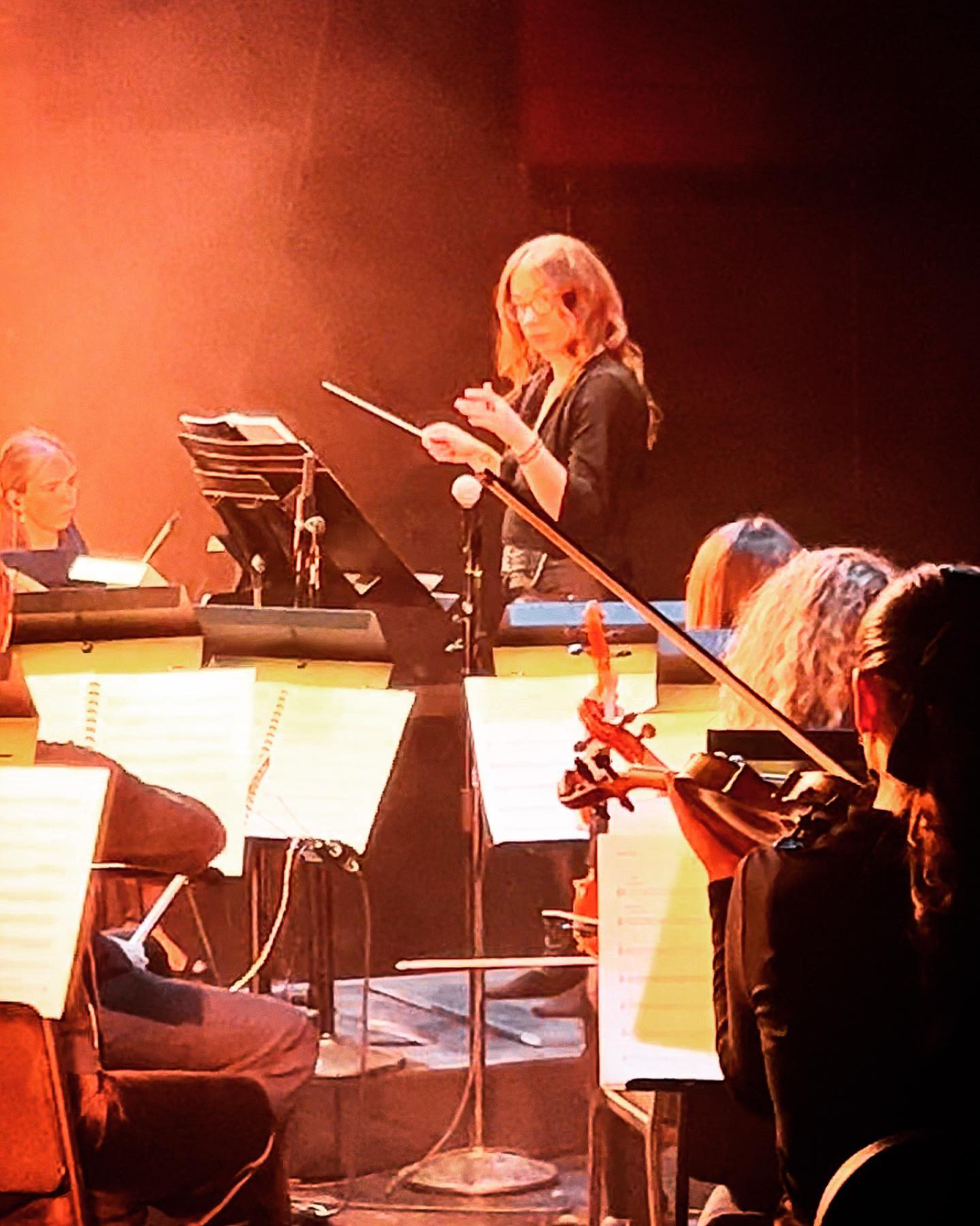 Another color scheme for y’all.
•
•
•
•
•
#conductor #conducting #tour #touring #tourlife #music #musician #orchestra #ourplanet #onstage #backstage #stagelighting #musicdirector