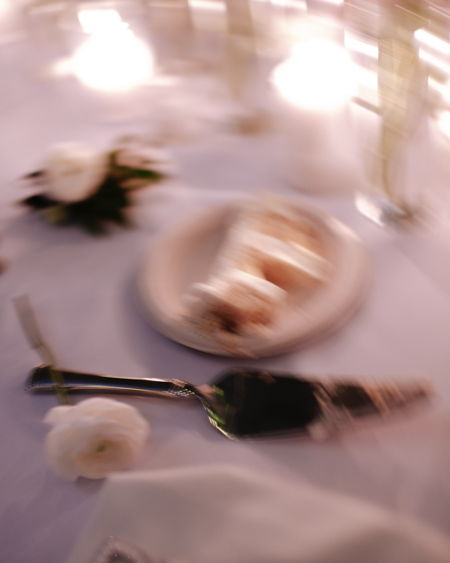 Happy Friday! 🥂
A few pretty reception details for your feed
Florals @thepetalandthestem
DJ @lightingthesoundpros
Bar @tipsytrailerllc
Venue @terravalleyfarms
Catering @hideawaycellars
Coordinating @cgcoordinatingco
Cake @nothingbundtcakes
Hair @stylesbybrylee
Dress @madilanebridal
#monroeweddings #gardenwedding #snohomishweddingphotographer #snohomishwedding #washingtonweddingphotographer