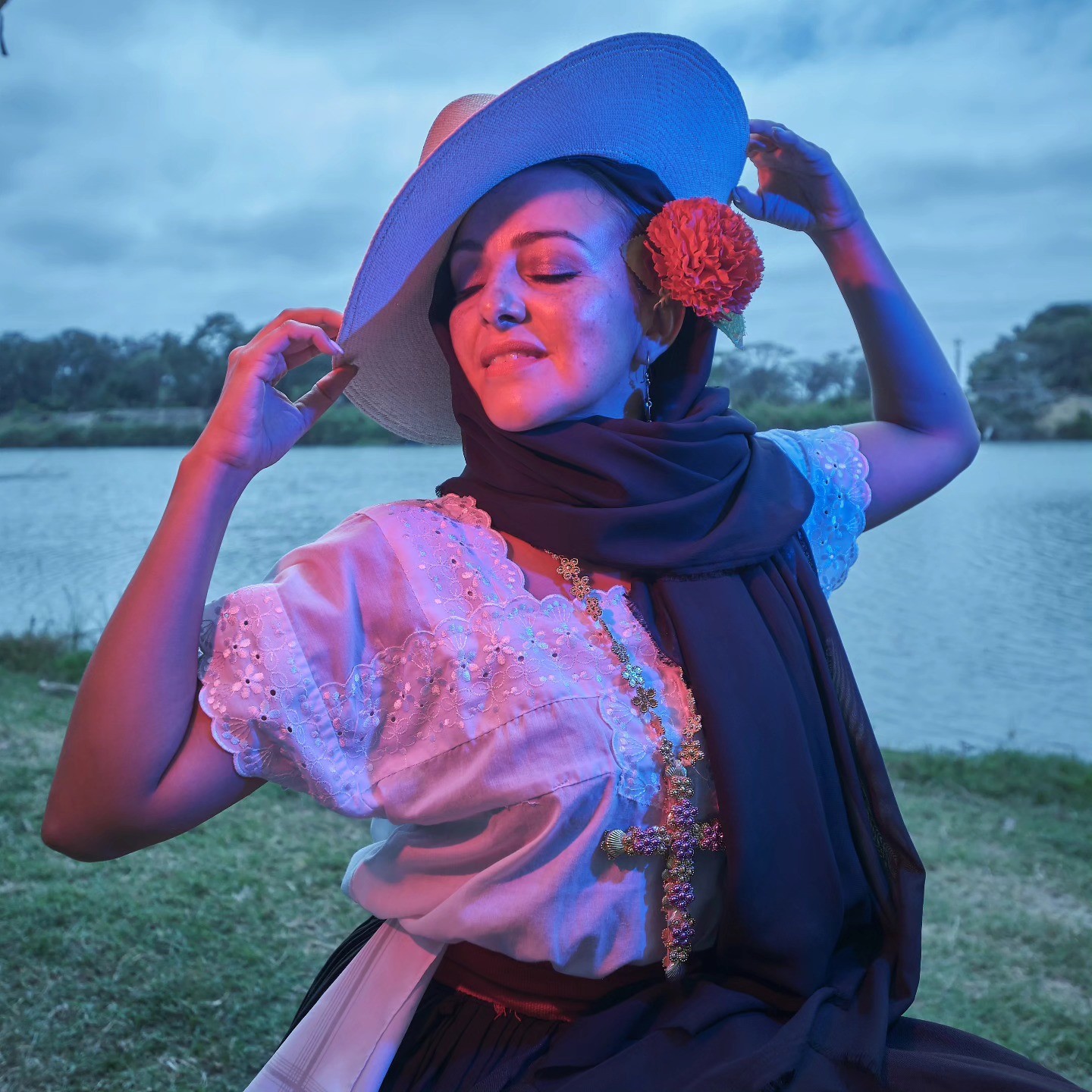 Tondero de mi corazon ! It's with an open heart and alot of guts that I will begin to share pieces of my journey in the life of Tondero. The dance which sparked my growth as a woman and the understanding of true LOVE. Even after over 20 years of practice, Tondero continues to strengthen and heal my heart. I can be ALL of me, Cynthia Raquel Paniagua, in my natural state of intensity, romance, joy, sensuality, lover, with no judgements.
🌹🇵🇪 As an hommage to my Tondero mentors Pepe Fernandez and Zelmira Reynaga Fernandez, I return to Piura with a very special round of Dance Your Ancestors. The alumni of DYA (round 4) have now begun their Tondero journeys into this beautiful AfroAndino courtship dance form as I share the unique and intimate way I was taught to live and dance it.
🌹❤️ Tondero is more than a dance. It's a way of life. It's a way of love and self-discovery. Right now, we are preparing for our journey to Piura, Peru. Yes, to dance with an open heart, do what sets our soul on fire and deepen the ancestral connection ♥️
There's so much richness, history, healing, bliss .... its beyond words. So I dance it. So I become it in everything I do.
👑💄My Tondero mantra: 'La chicha de buena marca, no necesita bandera'. Ya tu sabes. This is a LIFE.
💃🏽🙏🏽 Thank you for trusting this special Tondero journey, Dancestras: @ascensionbyruby @erikademetriou
@maytegee @sonia_crystal @bycindyrodriguez
Piura quierida, allí vamos ! A bailar Tondero al amanecer ✨️🌹
📸: @jfrancocastro
#danceyourancestors #getyourbirthright #danceyourancestorsprogram #Tondero #pepefernandez #zelmyrey #tonderodemicorazón #piura #tonderodanza #peruviandance #divineassigment #courtshipdancer #borntolove #nevertoomuch #tonderowoman
#graciaspiura