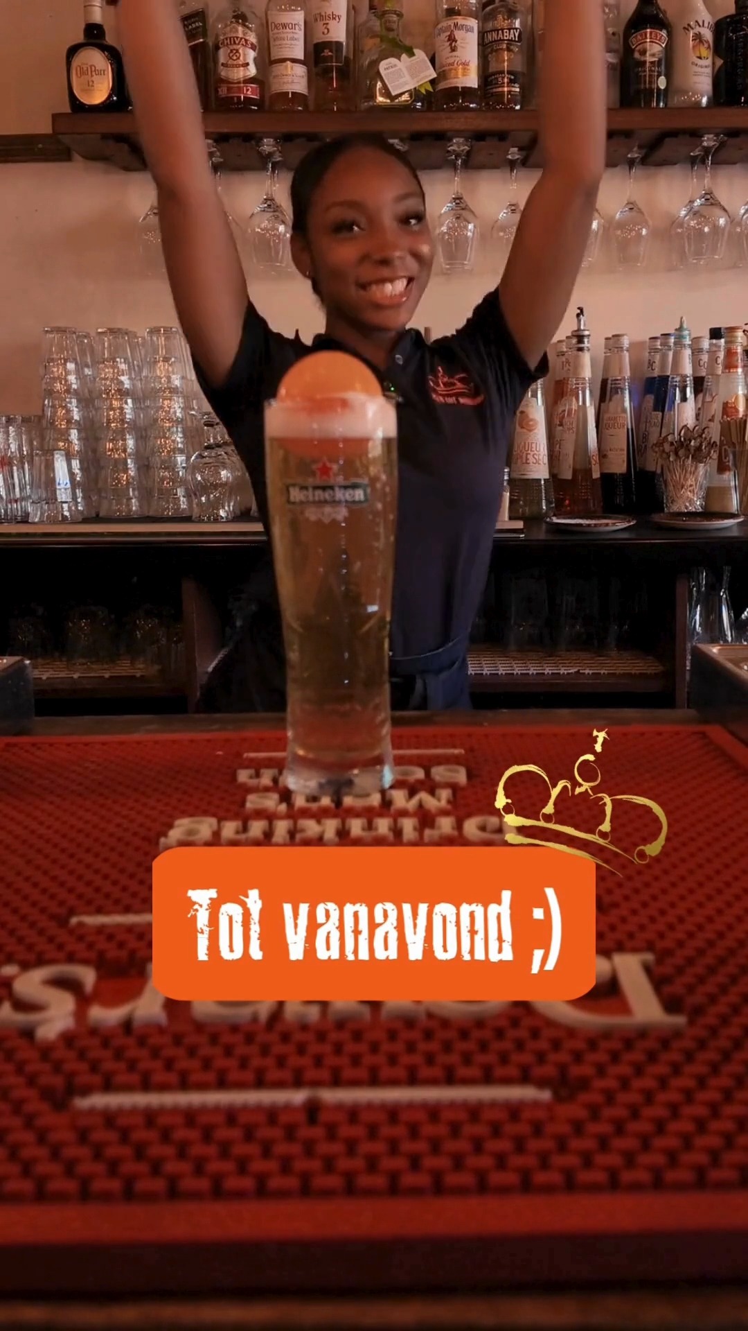Zien we je vanavond in het café? Kom langs voor goede vibes, heerlijk eten en de perfecte plek om te ontspannen. Of je nu zin hebt in een cozy drankje of een smakelijke bite, onze deuren staan open en het team staat klaar om je te verwelkomen. ✨
#pleincafewilhelmina #wilhelminaplein #punda #willemstad
Plein Café Wilhelmina ligt aan het Wilhelminaplein in Curaçao en heeft het gezelligste schaduwrijke terras van Punda. We hebben meer dan 50 ijskoude (speciaal) biertjes, de lekkerste daghappen en we zenden alle belangrijke sportwedstrijden uit op groot scherm. Iedere donderdag tm. zaterdag hebben we Happy Hour van 17.00-18.00