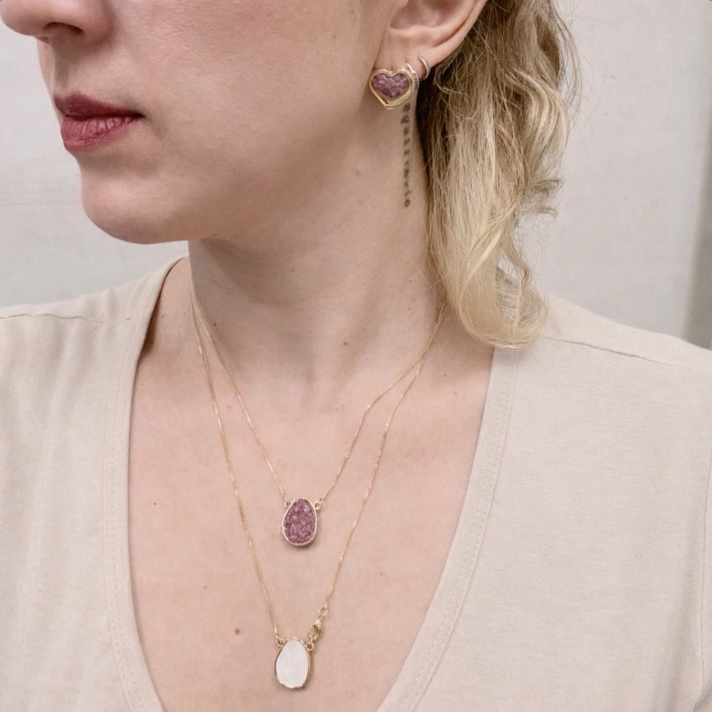 Look neutro + semijoias atemporais = combinação perfeita ✨
Peças que elevam o visual sem esforço e te acompanham em qualquer ocasião.
👉 Salva pra se inspirar e me chama no direct pra garantir a sua 💫
