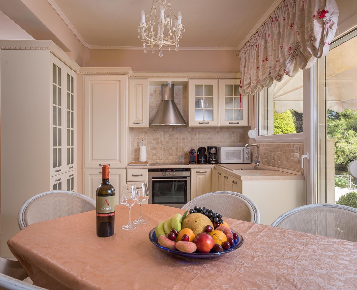 Kitchen goals ๐ #aegeanresidence #summer2020 #kitchen #interior #kassandra #halkidiki #visitgreece #aegeansea #booking
