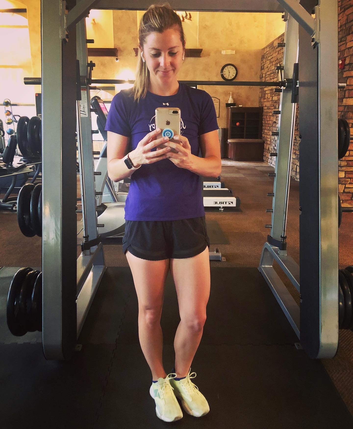 Throwback to last week’s workout…in an actual gym! Yes, it was weird and wonderful to be working out unmasked indoors again. Thankful to science, vaccines, and new routines. Let’s get after it! 🙌🏻