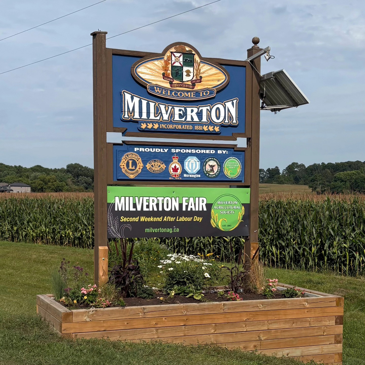 Proud to see the new Milverton fair sign up in town. Thank you @milverton_agricultural_society for allowing me the opportunity to design your sign. Don't miss out on all the fun Sept 13 at the MAC.
Find more details at milvertonag.ca
#milvertonfair #fallfair #milvertonon #familyfun #marketing #graphicdesign #smallbiz #designedbybbmarketing #bbmarketing