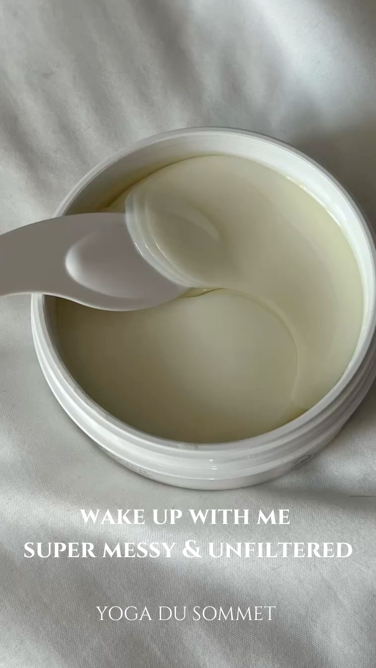 This is your reminder that wellness isn’t always aesthetic.
Some mornings look like heartless curl contraptions, frizz everywhere, zero makeup, and doing what actually works for your body + hair—not what looks cute online.
Curly hair care = protecting my curls, even if I look a little wild 😅
No edits. No filters. Just a real morning routine and real self-care.
Because healing, balance, and wellness don’t need to be pretty to be powerful ✨
How messy are your mornings?