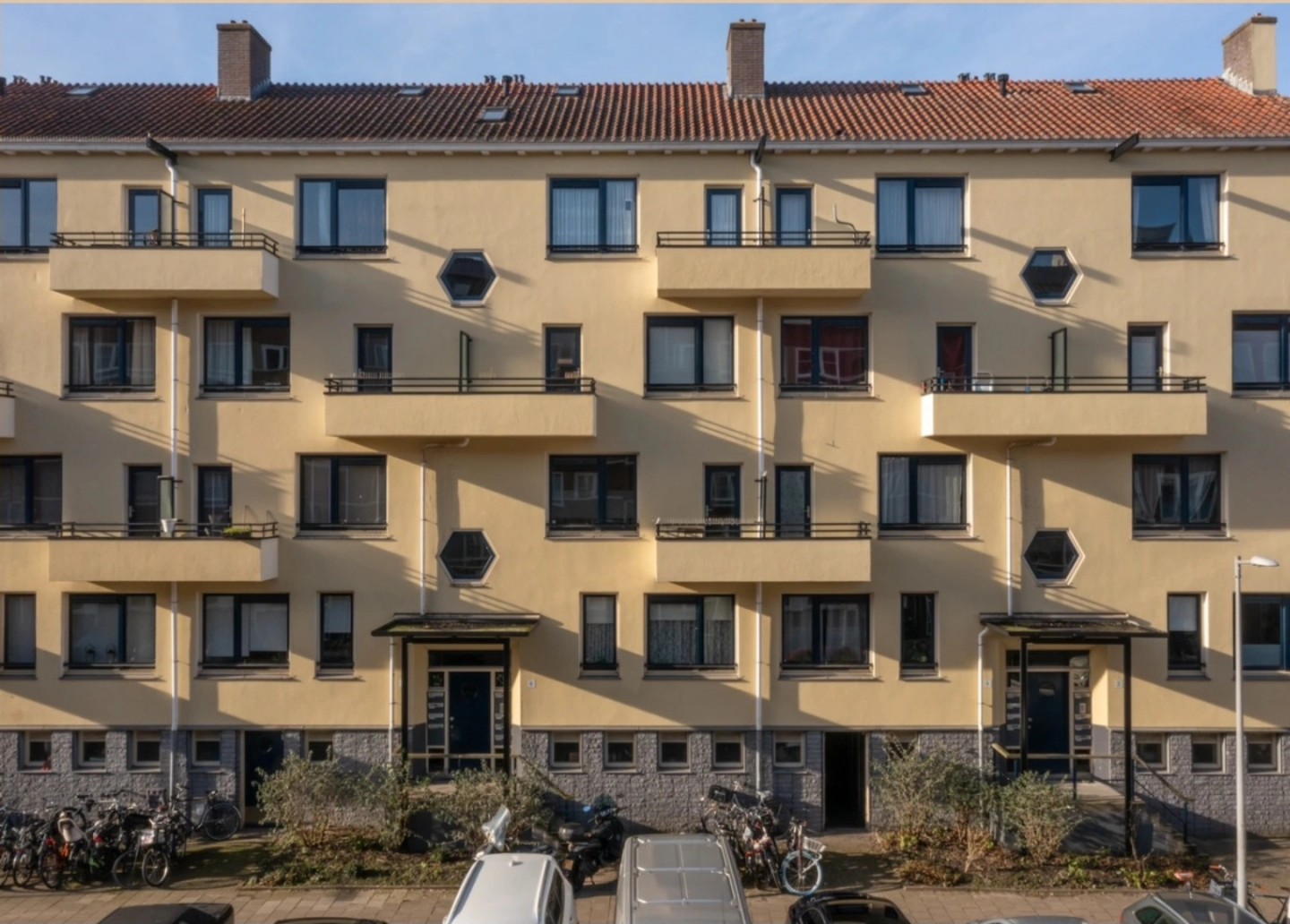 Nieuw in verkoop
Dirk Bonsstraat 6-2 Amsterdam, zie dirkbonsstraat62.nl